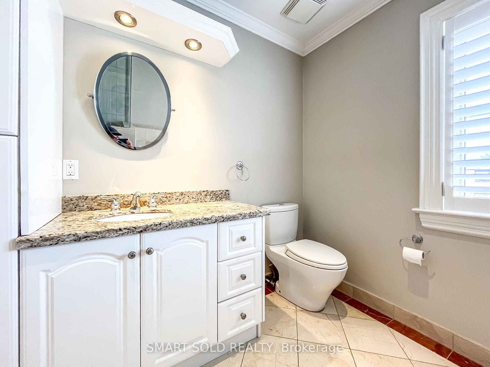 192 Waneta Drive photo 27