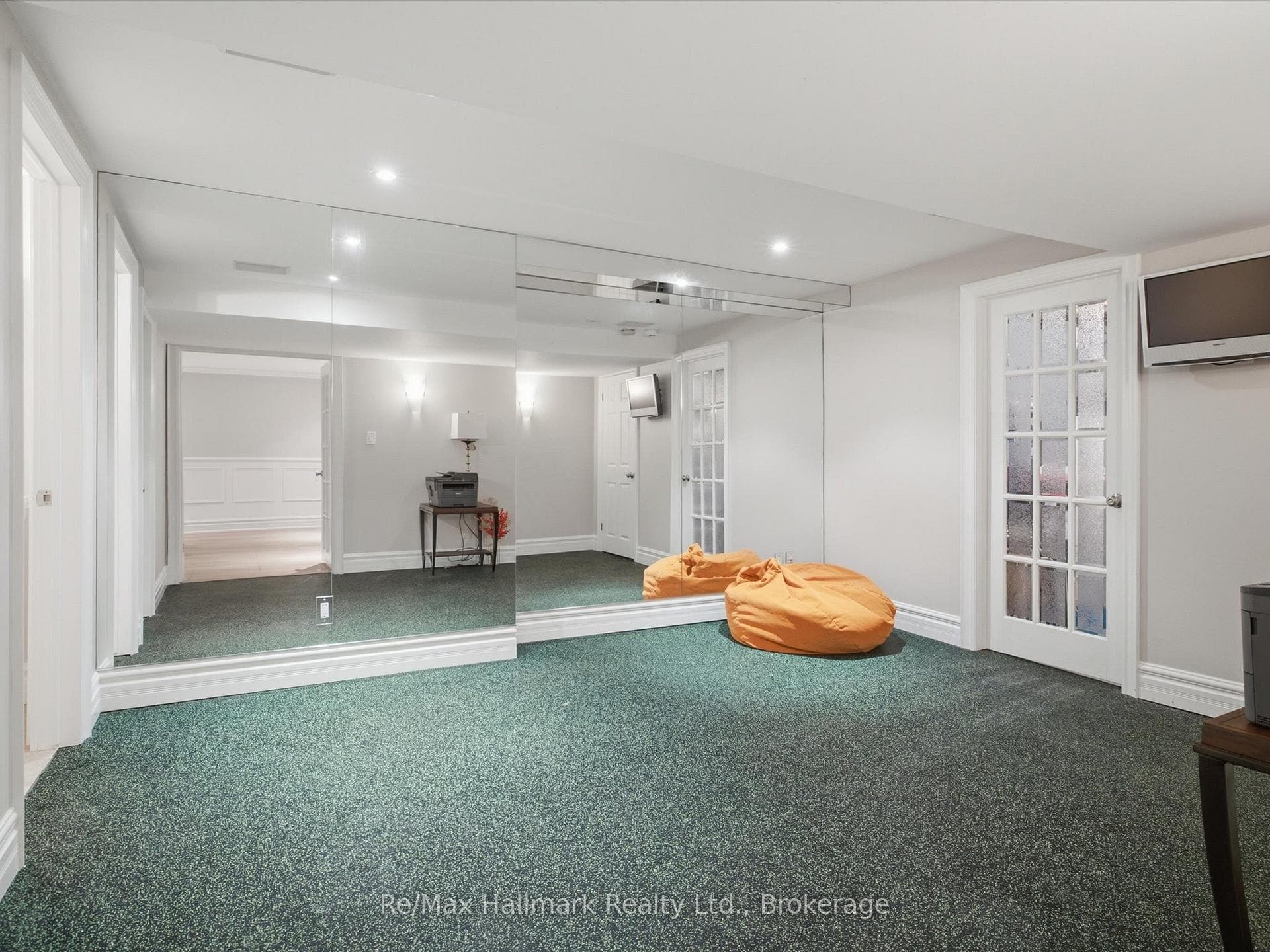 153 Cairncroft Road photo 43