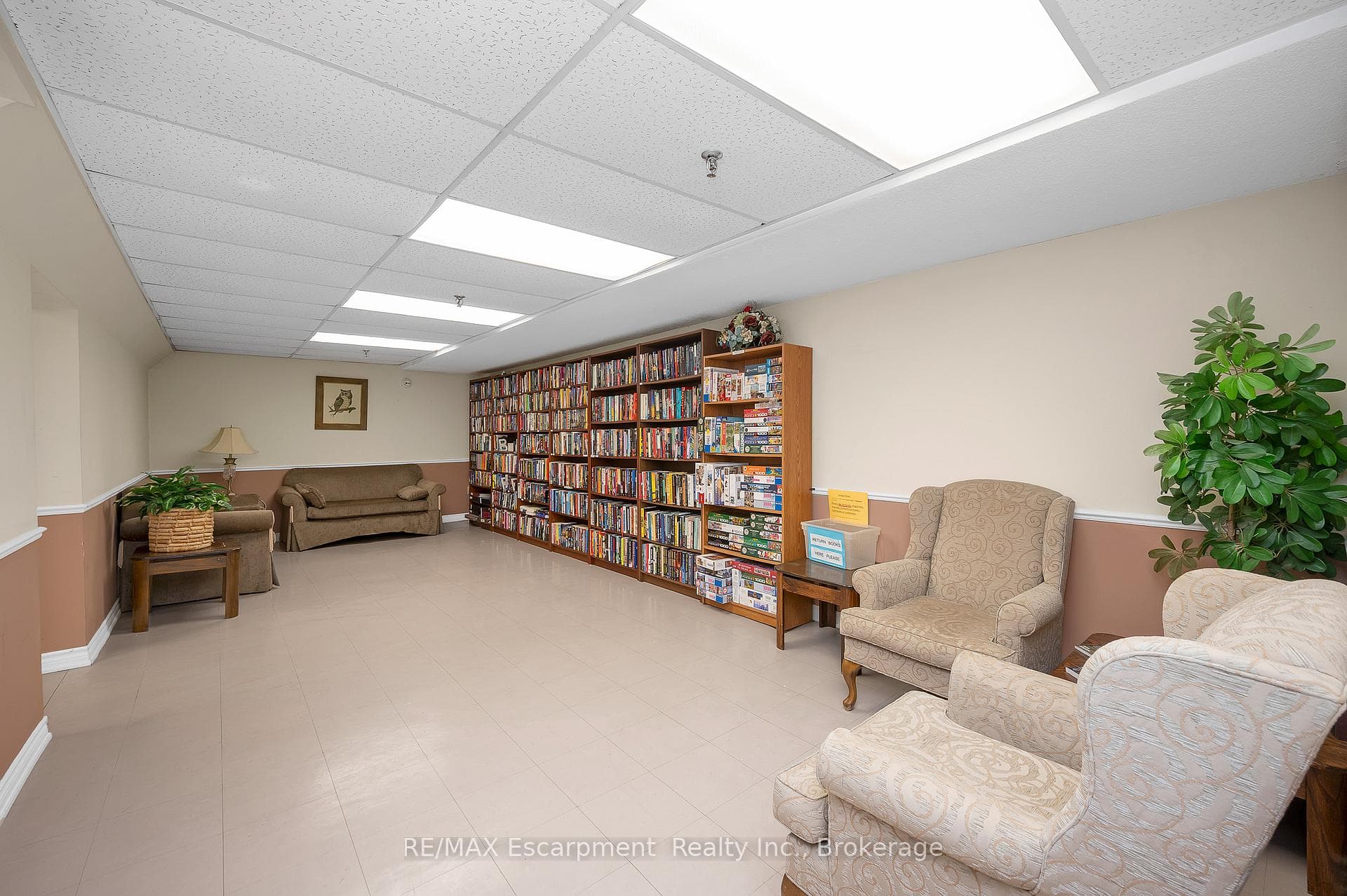 20 Cherrytree Drive Unit 809 photo 32