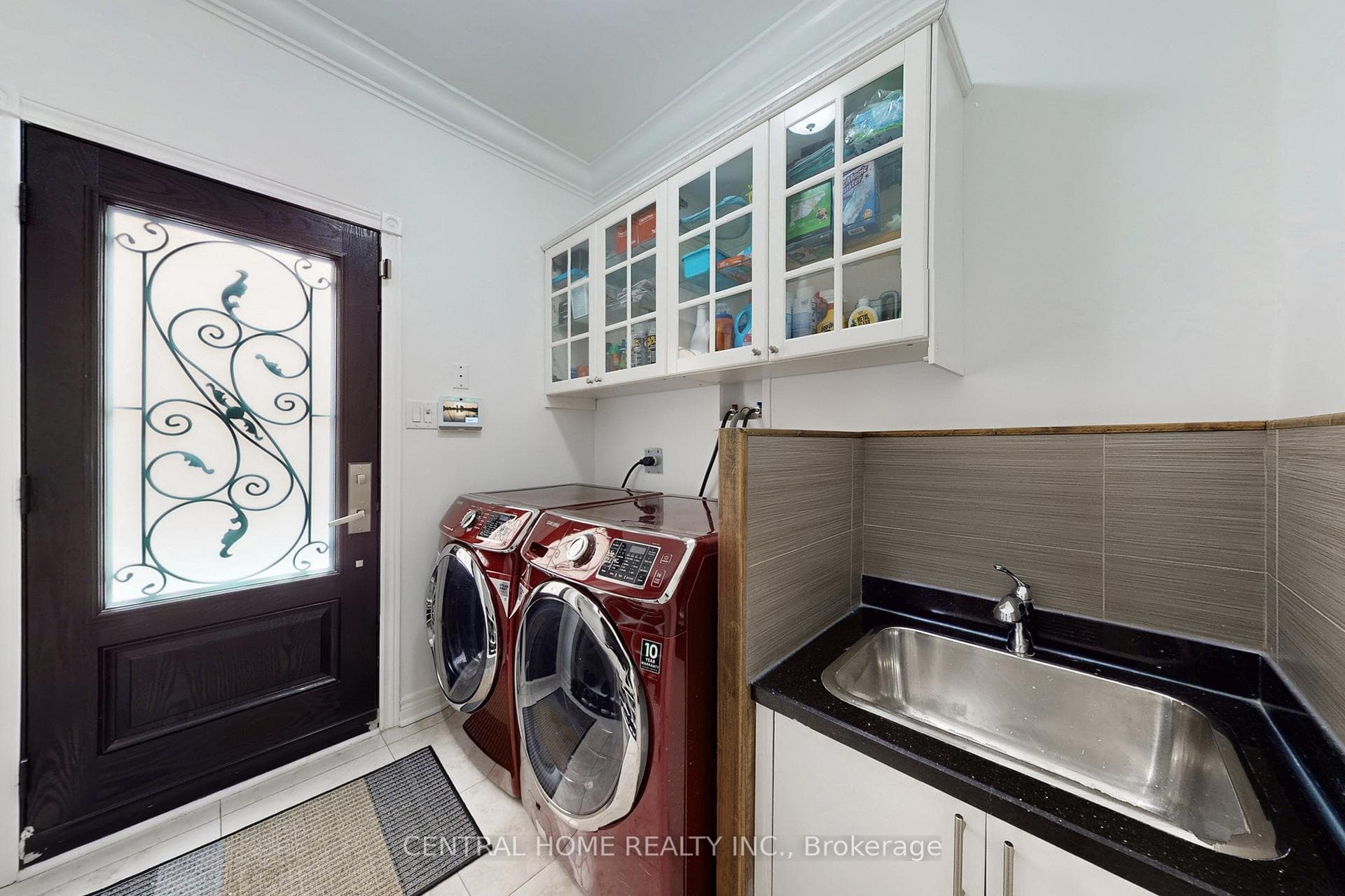 28 Theobald's Circle photo 16