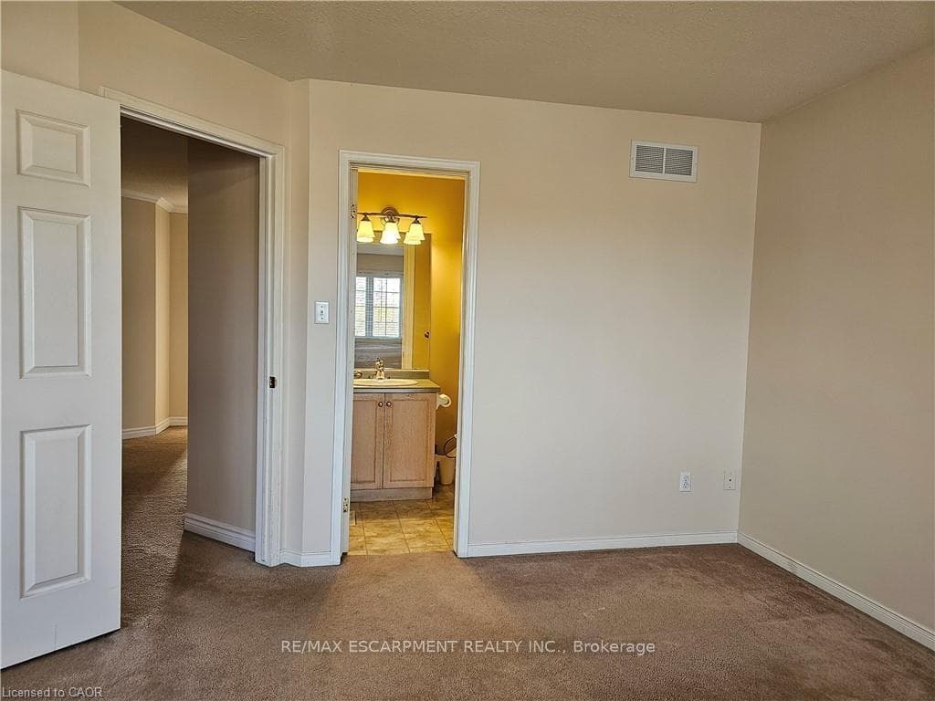 74 Foxborough Drive photo 21