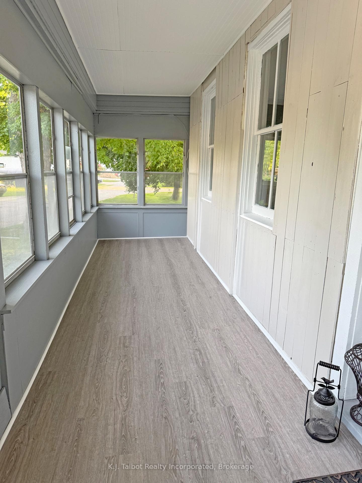 600 Fishleigh Street photo 4