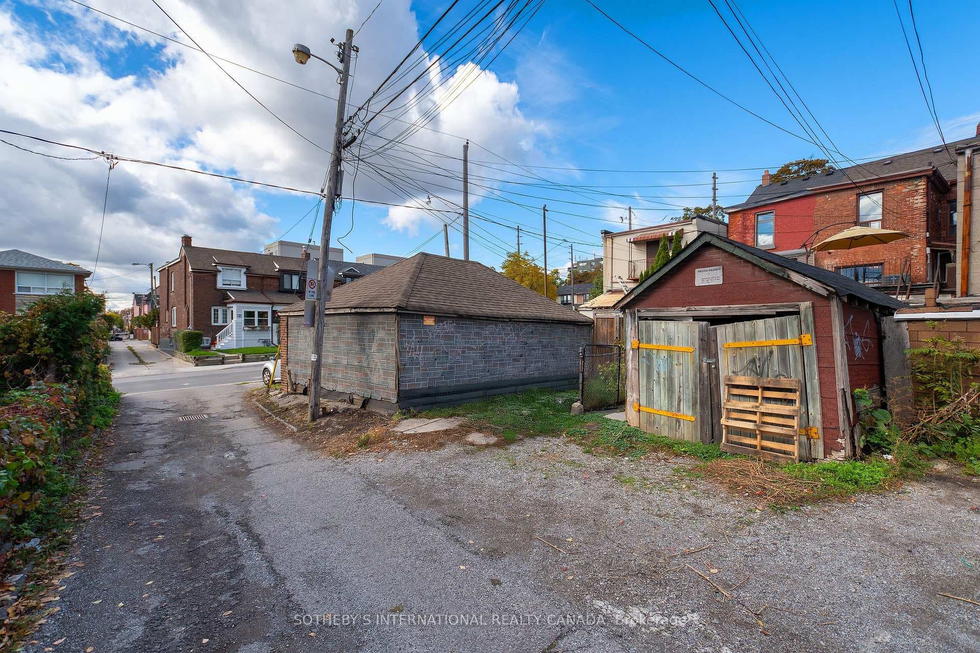 1155 Davenport Road photo 10