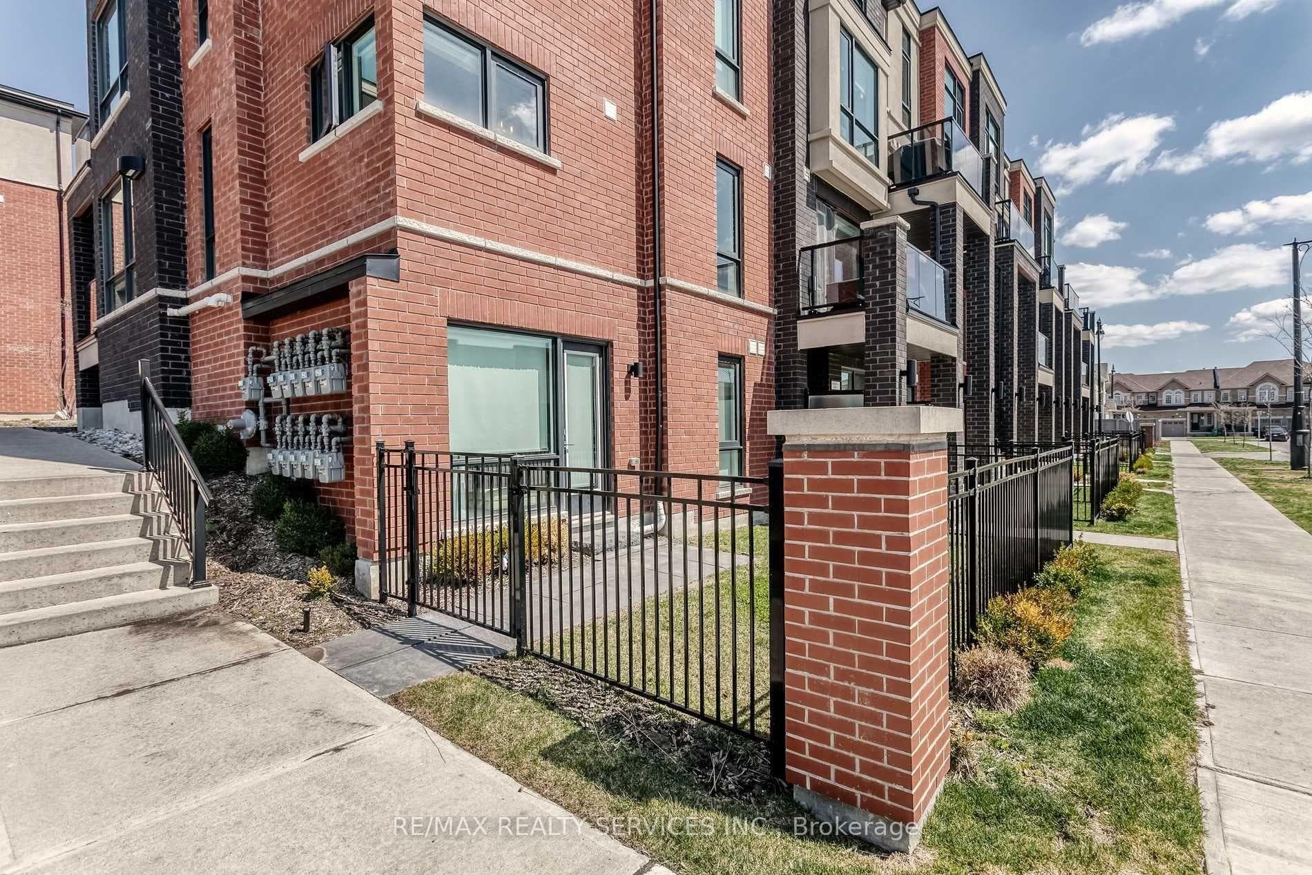 100 Dufay Road Unit 21 photo 4