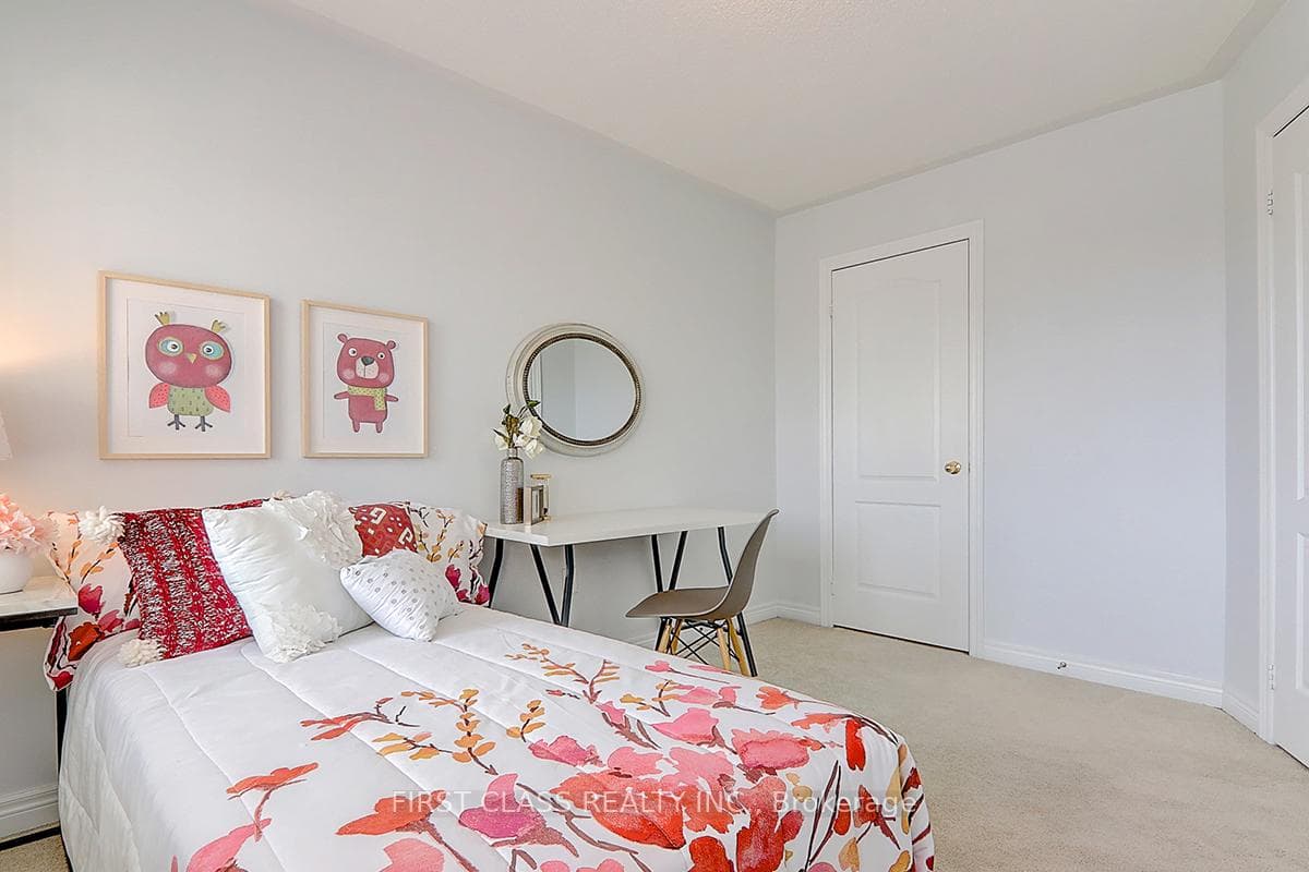 5 Mantle Avenue photo 24