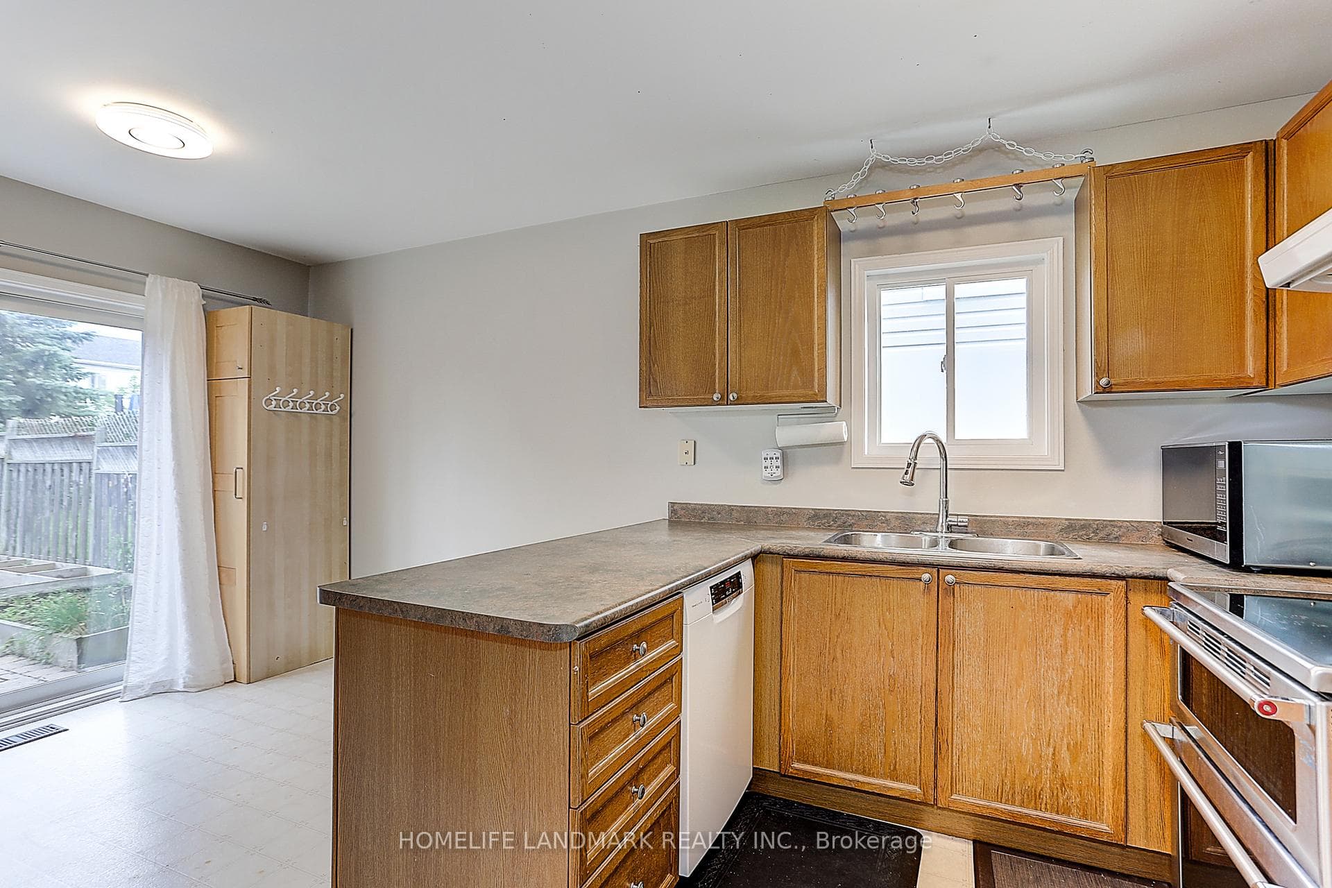 4 Sinden Drive photo 10