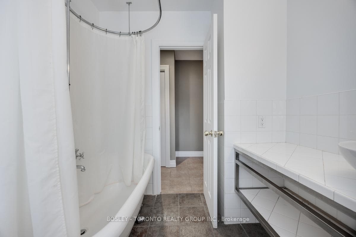 253 Bedford Road Unit Upper photo 16