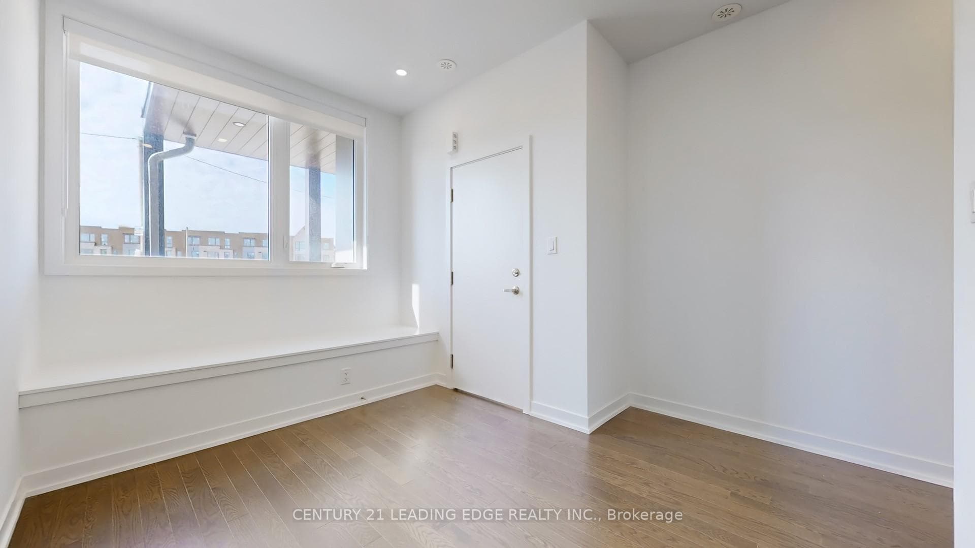 82A Green Gardens Boulevard photo 4