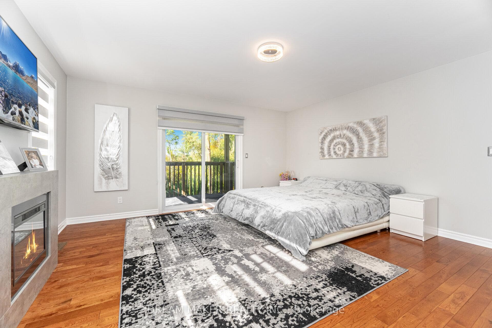 756 Third Avenue photo 28