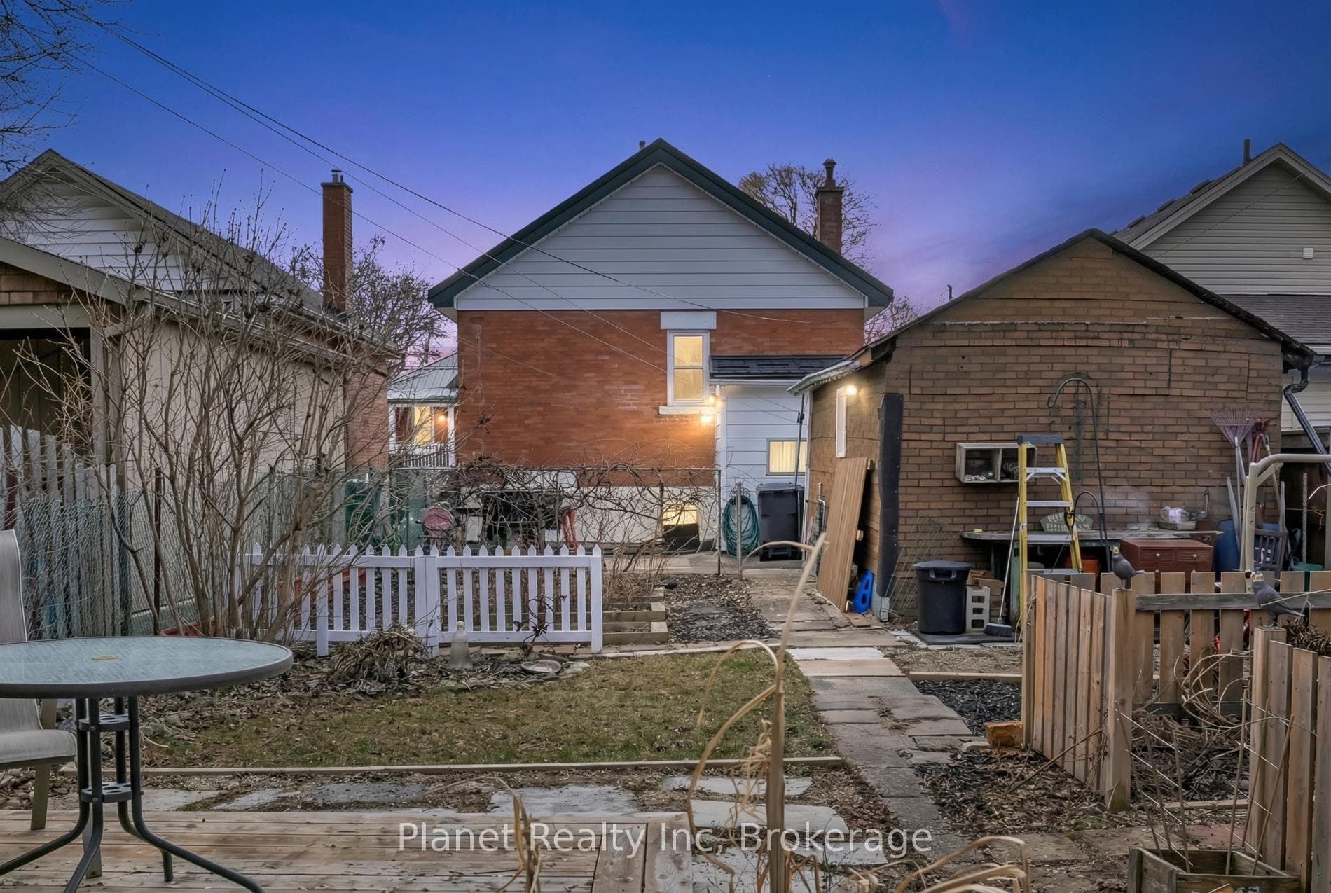 214 Ferguson Street photo 23