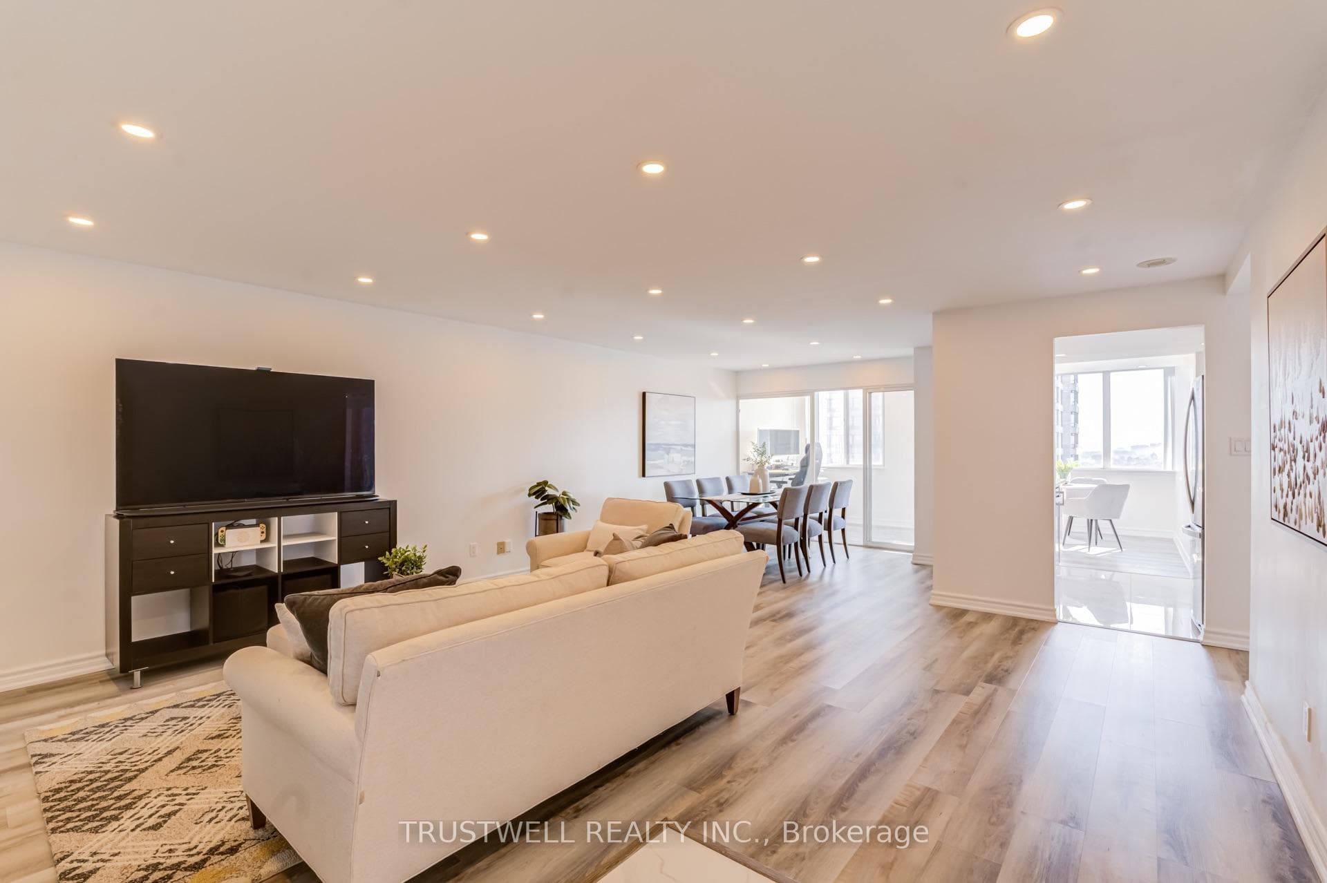 Bring and Spacious Living and Dining Area