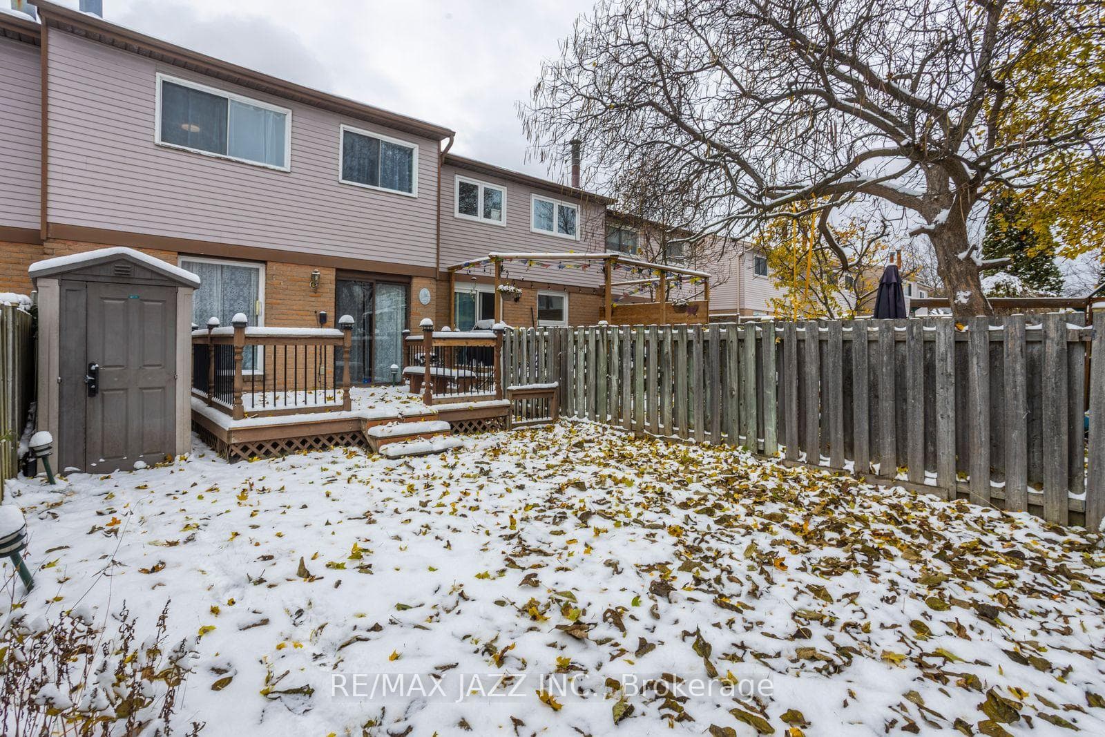 77 Caronia Square photo 29