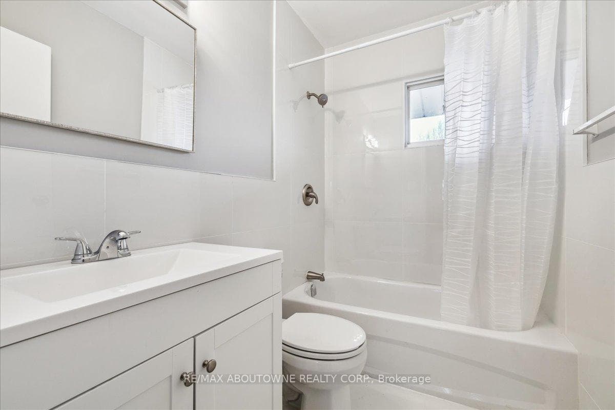 2350 Queensway Drive Unit 3 photo 33