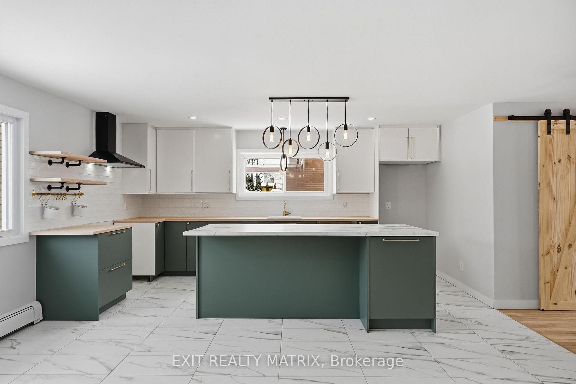 805 Cartier Boulevard photo 20