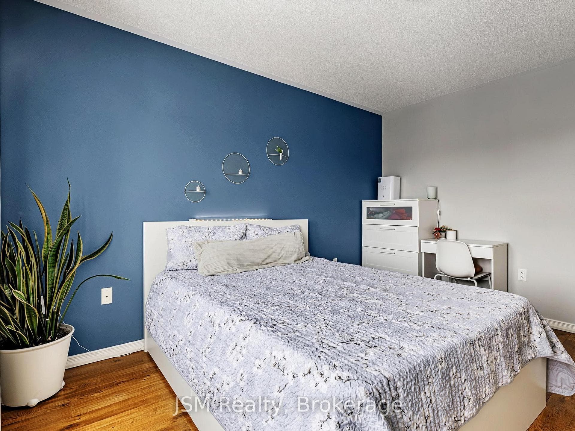 54 Armstrong Crescent photo 18
