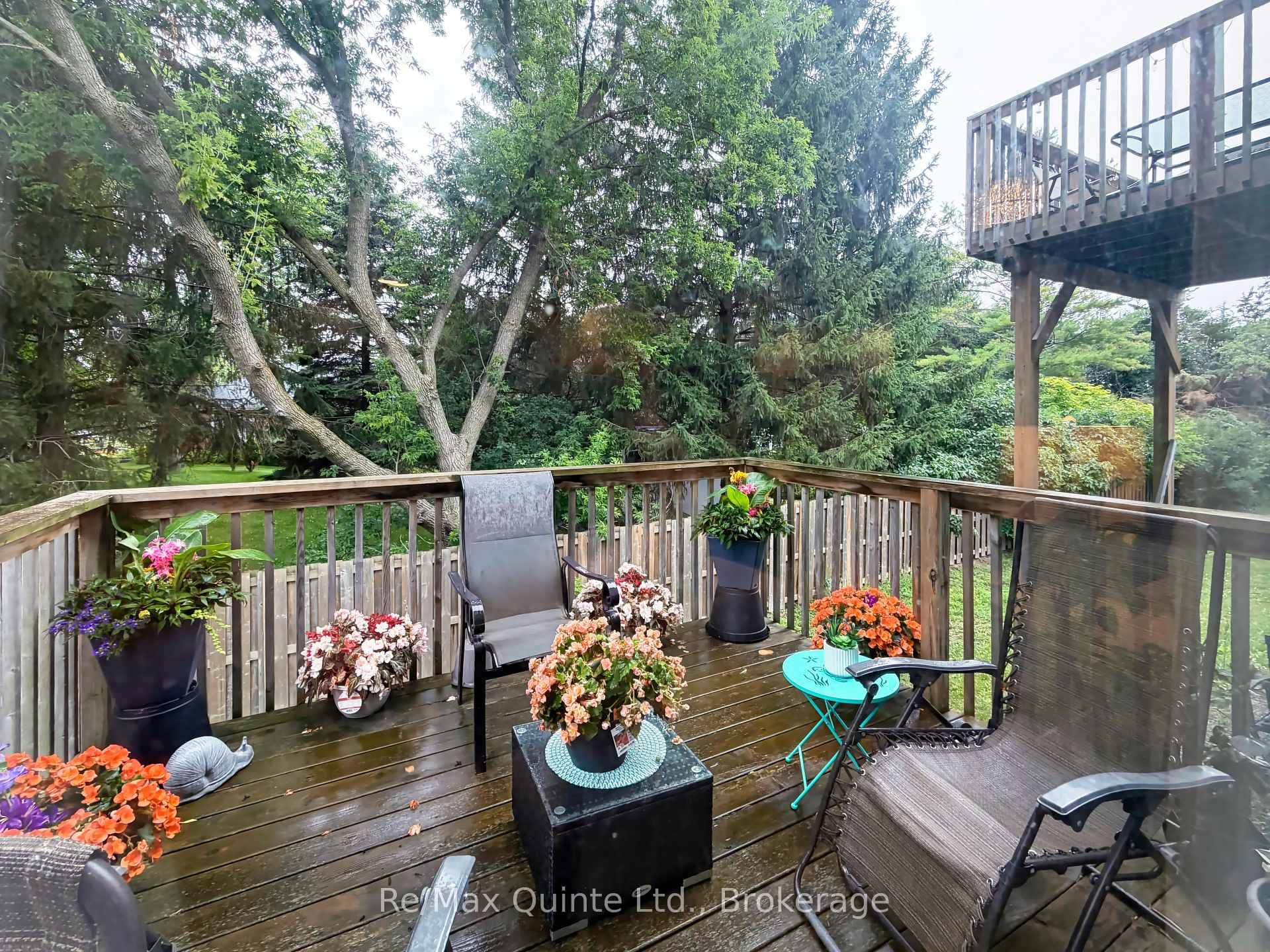 76 Ridgeway Place photo 13