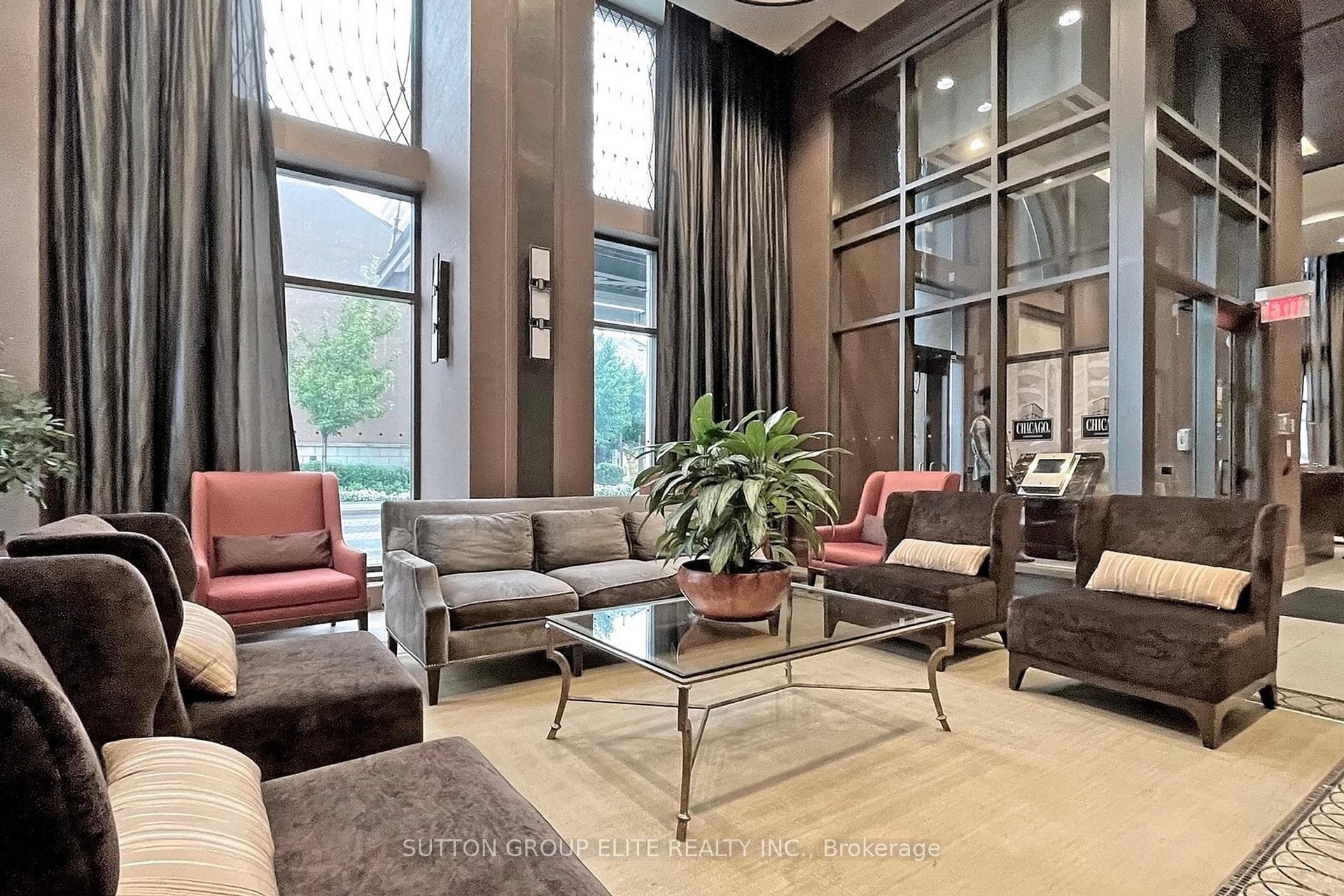 385 Prince Of Wales Drive Unit 614 photo 2