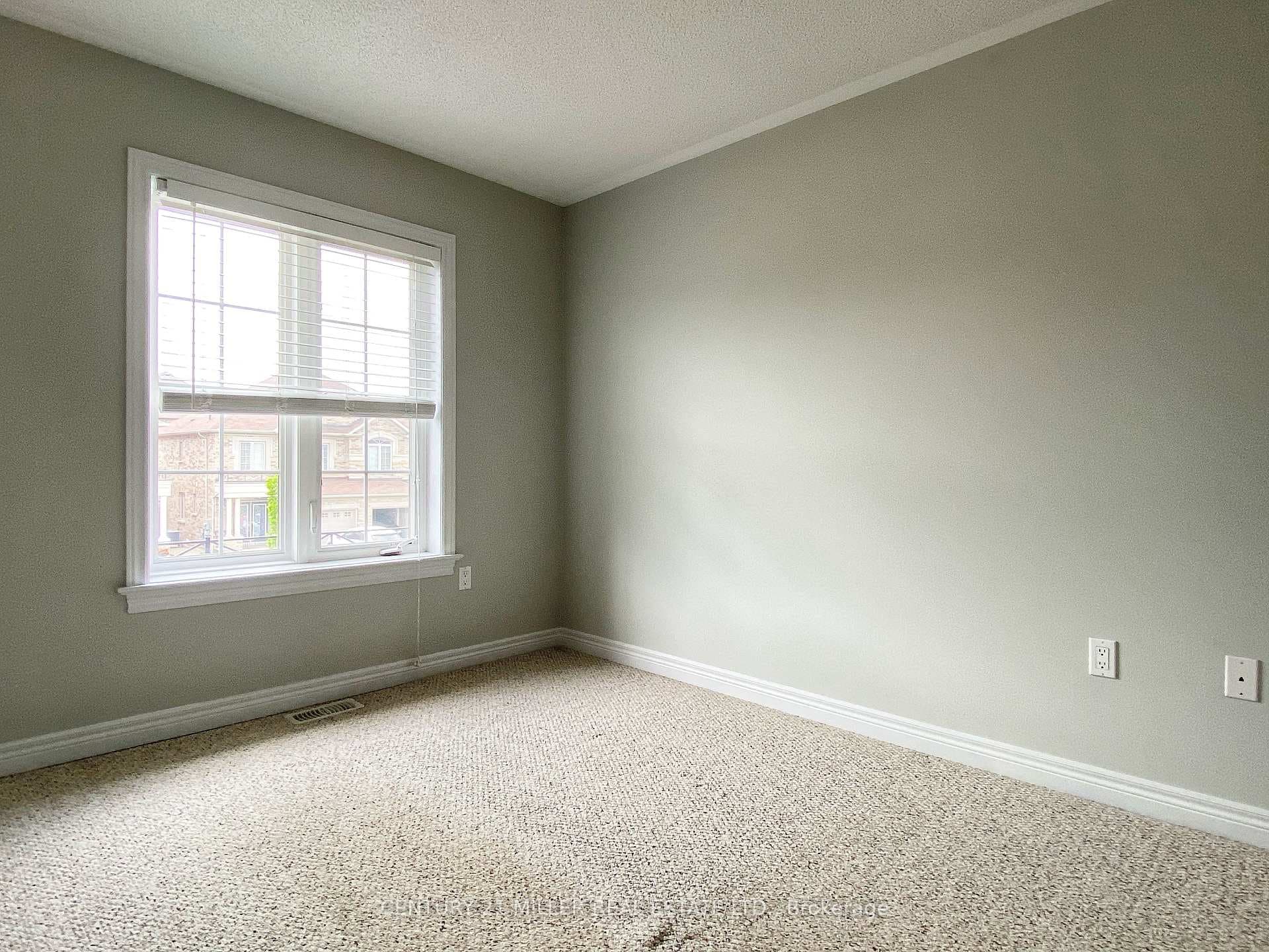 67 SUMMERBERRY Way photo 19