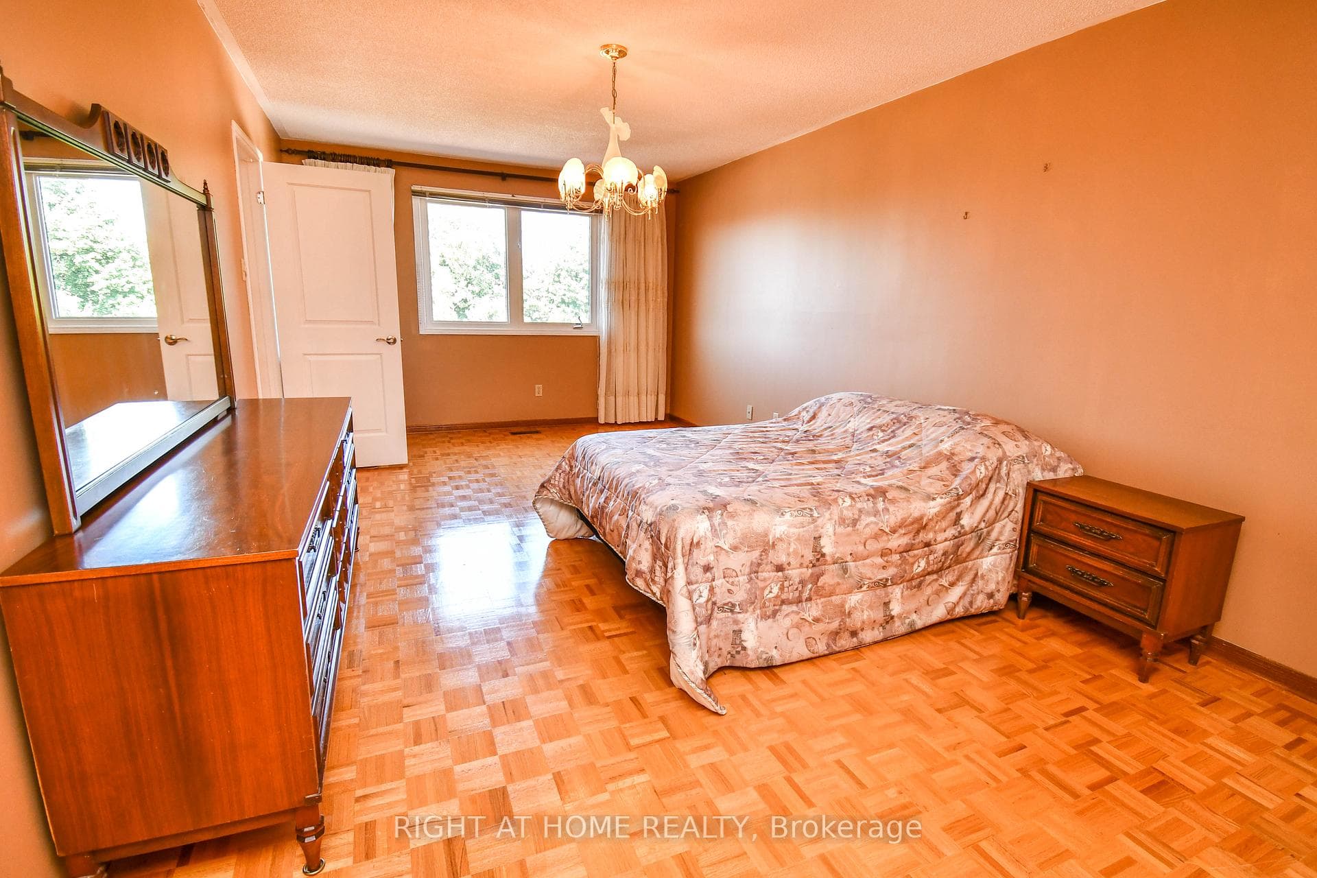 75 Father Ermanno Crescent photo 17