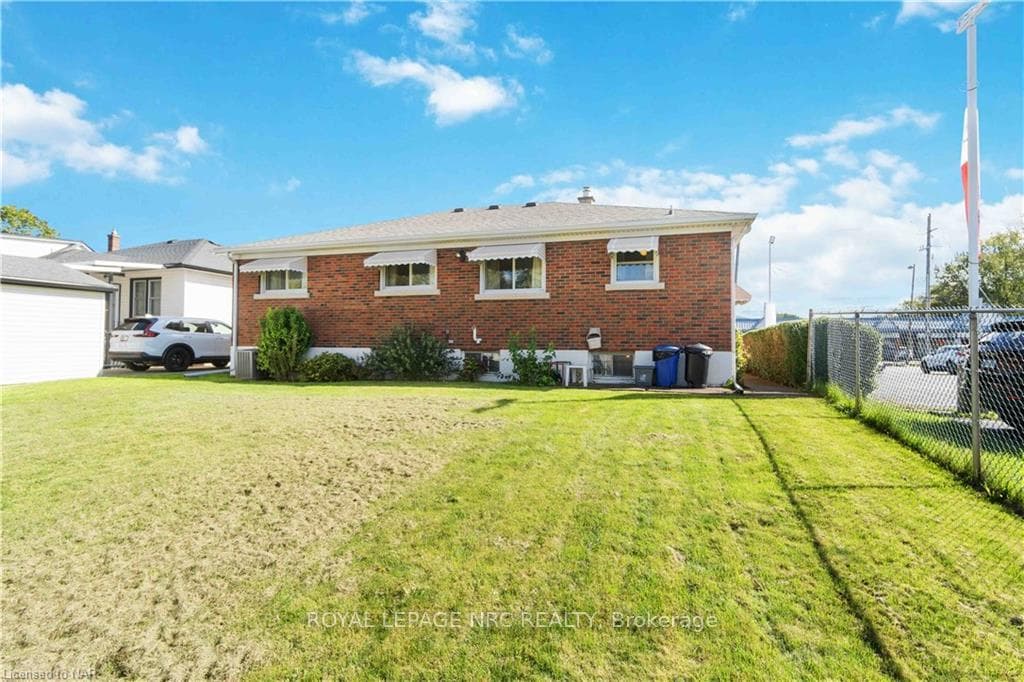 7151 DORCHESTER Road photo 34