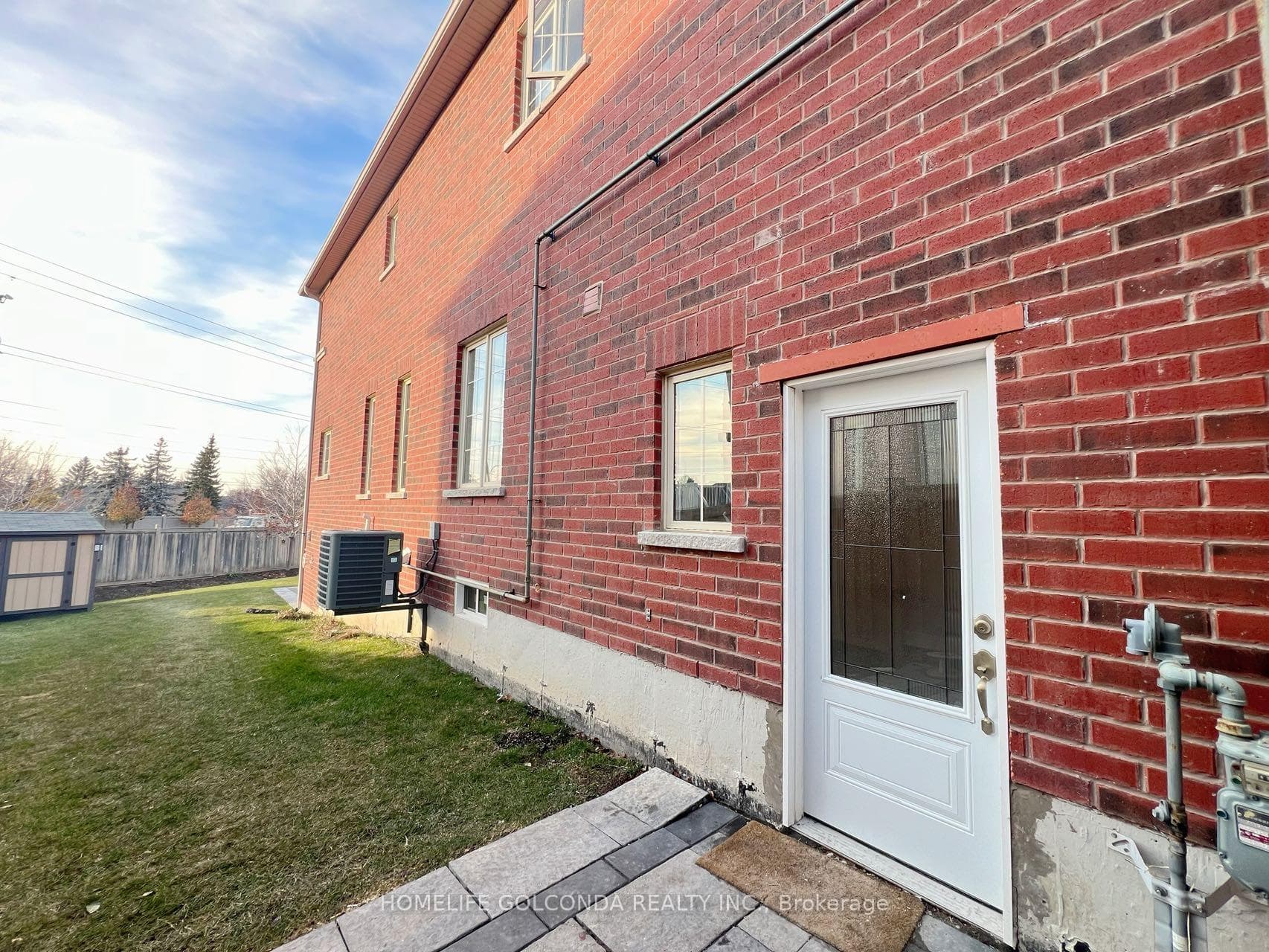 907 Riordan Court photo 13