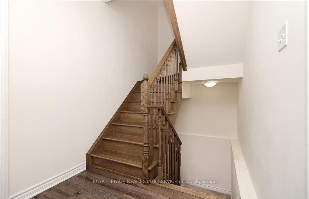 383 Dundas Street Unit 11 photo 20