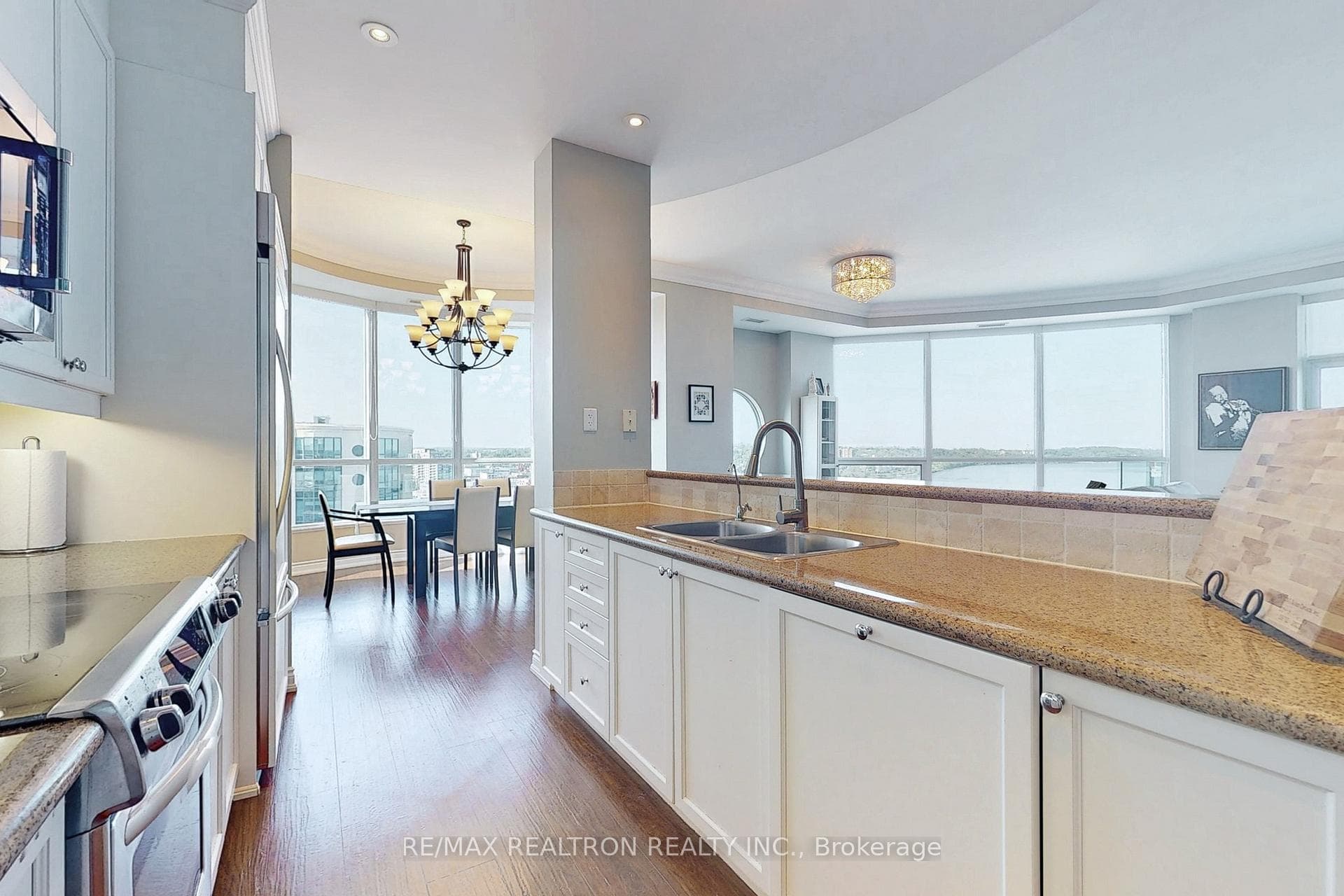 37 Ellen Street Unit PH06 photo 17