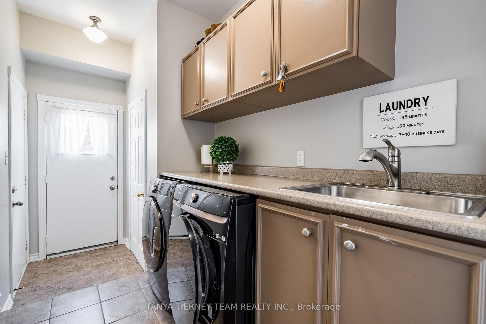 68 Croxall Boulevard photo 18