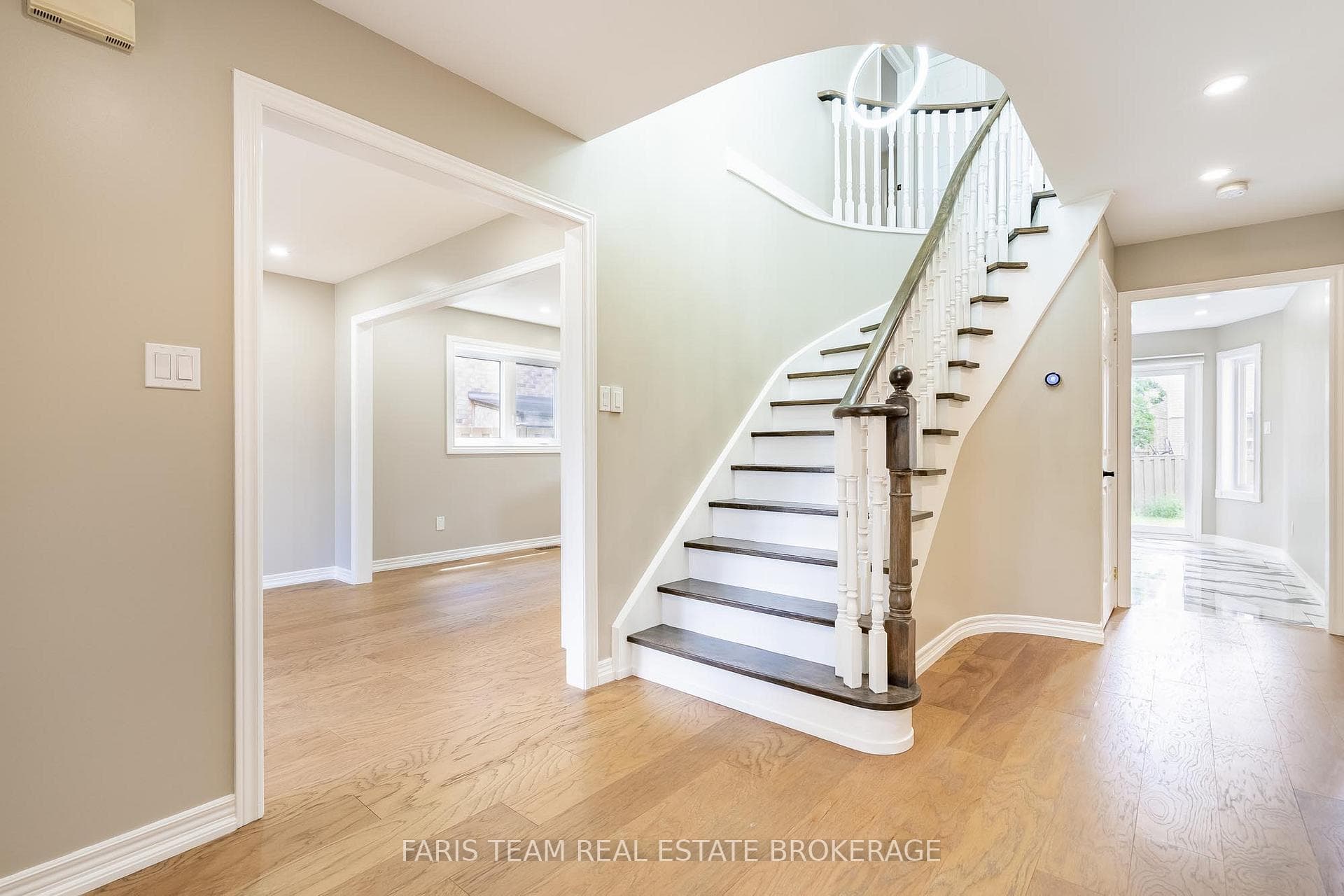 186 Ferndale Drive photo 5