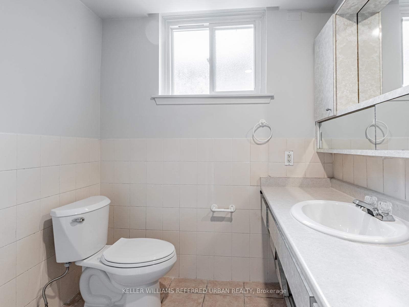 137 Shelborne Avenue Unit Basement Unit #2 photo 13