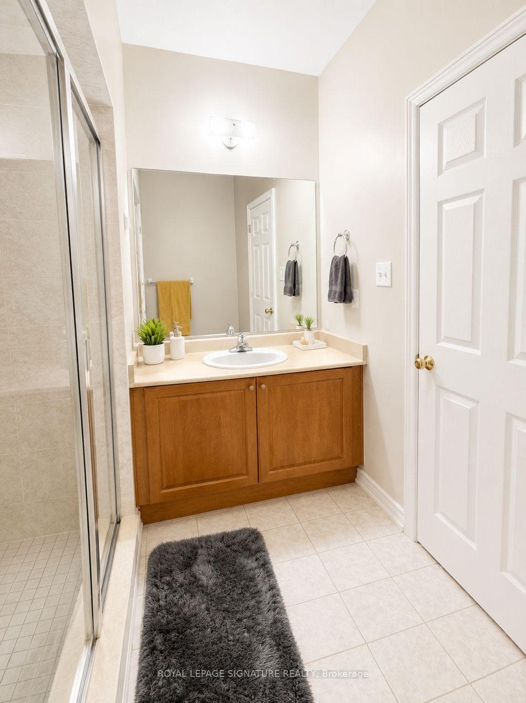 9421 Jane Street Unit 223 photo 10