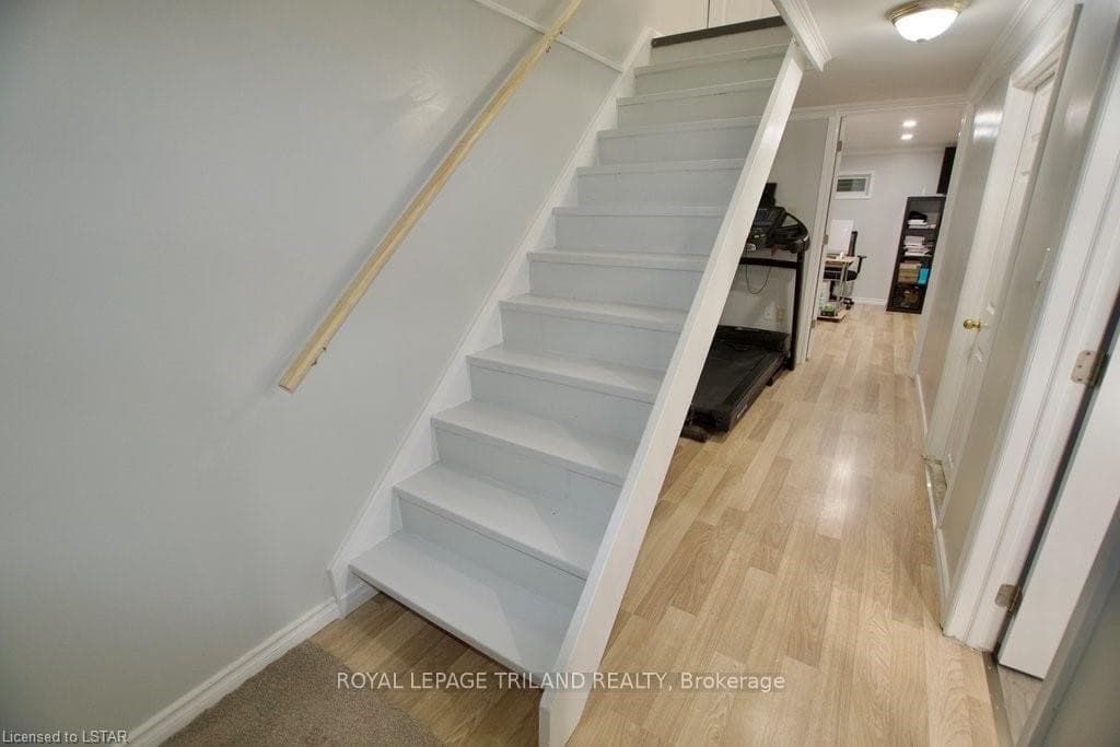 166 SOUTHDALE Road Unit 67 photo 37