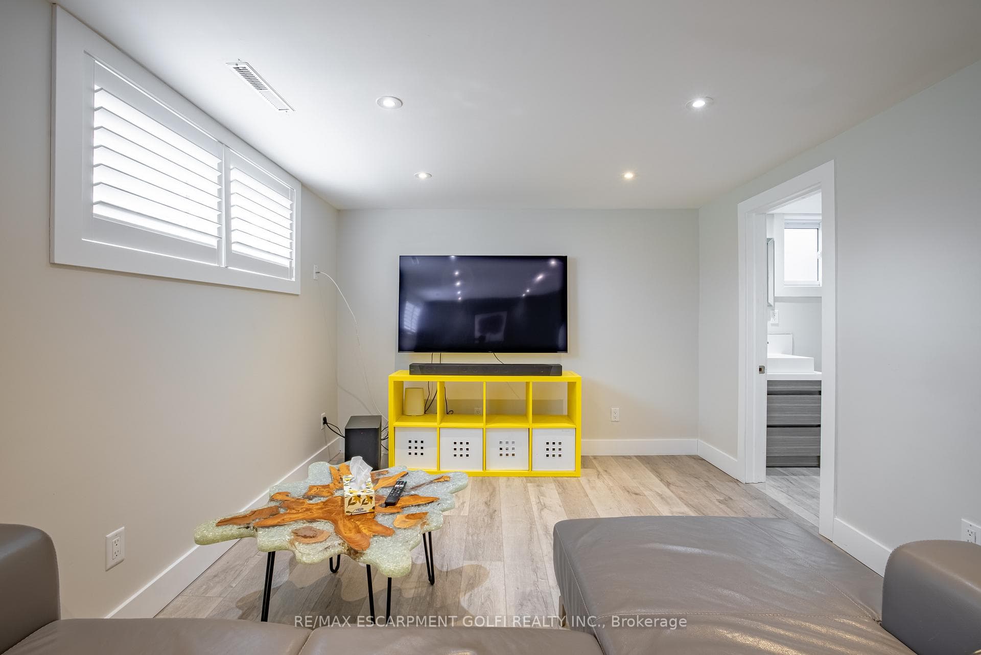 6977 Mcgill Street photo 24