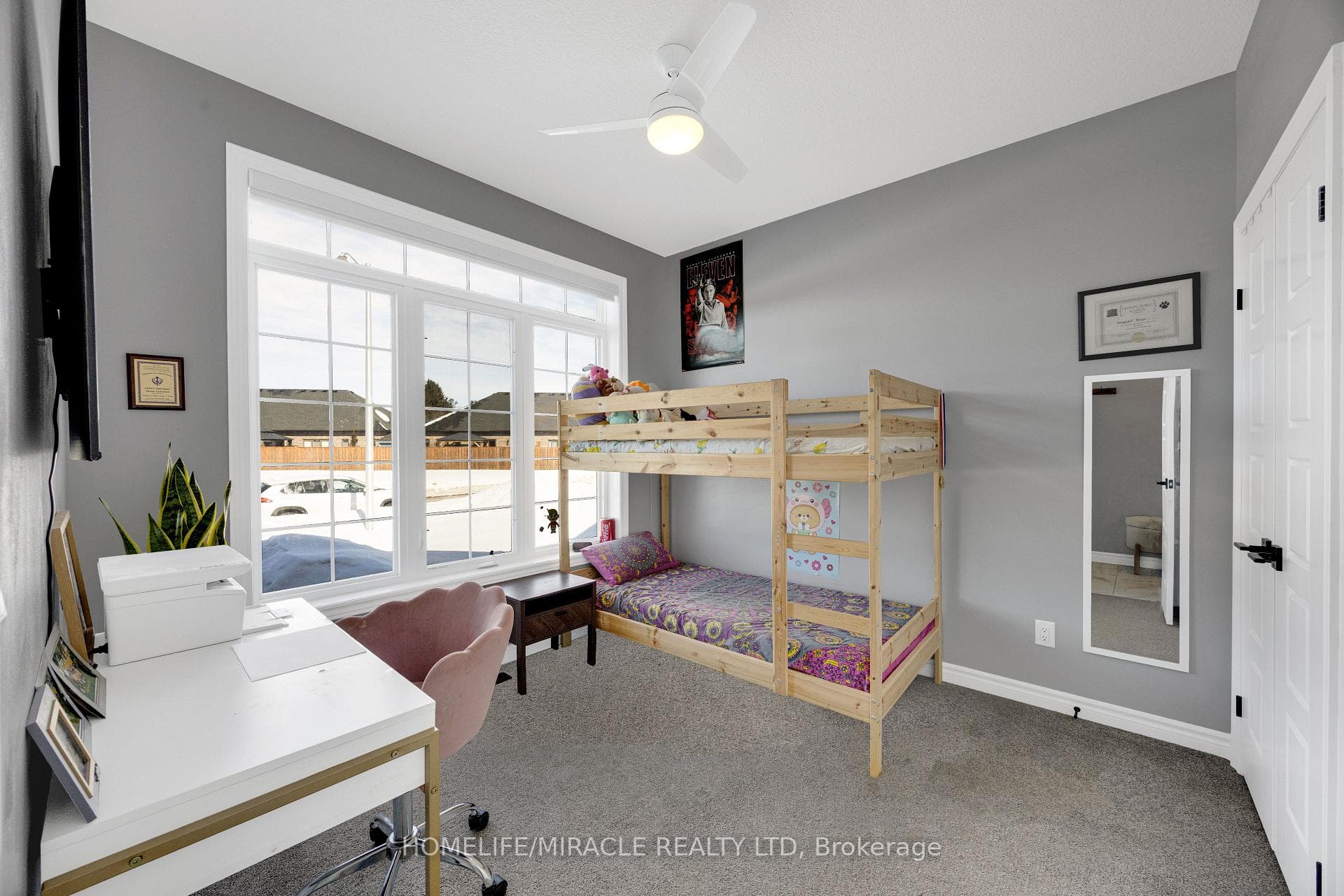 78 Matheson Crescent photo 3