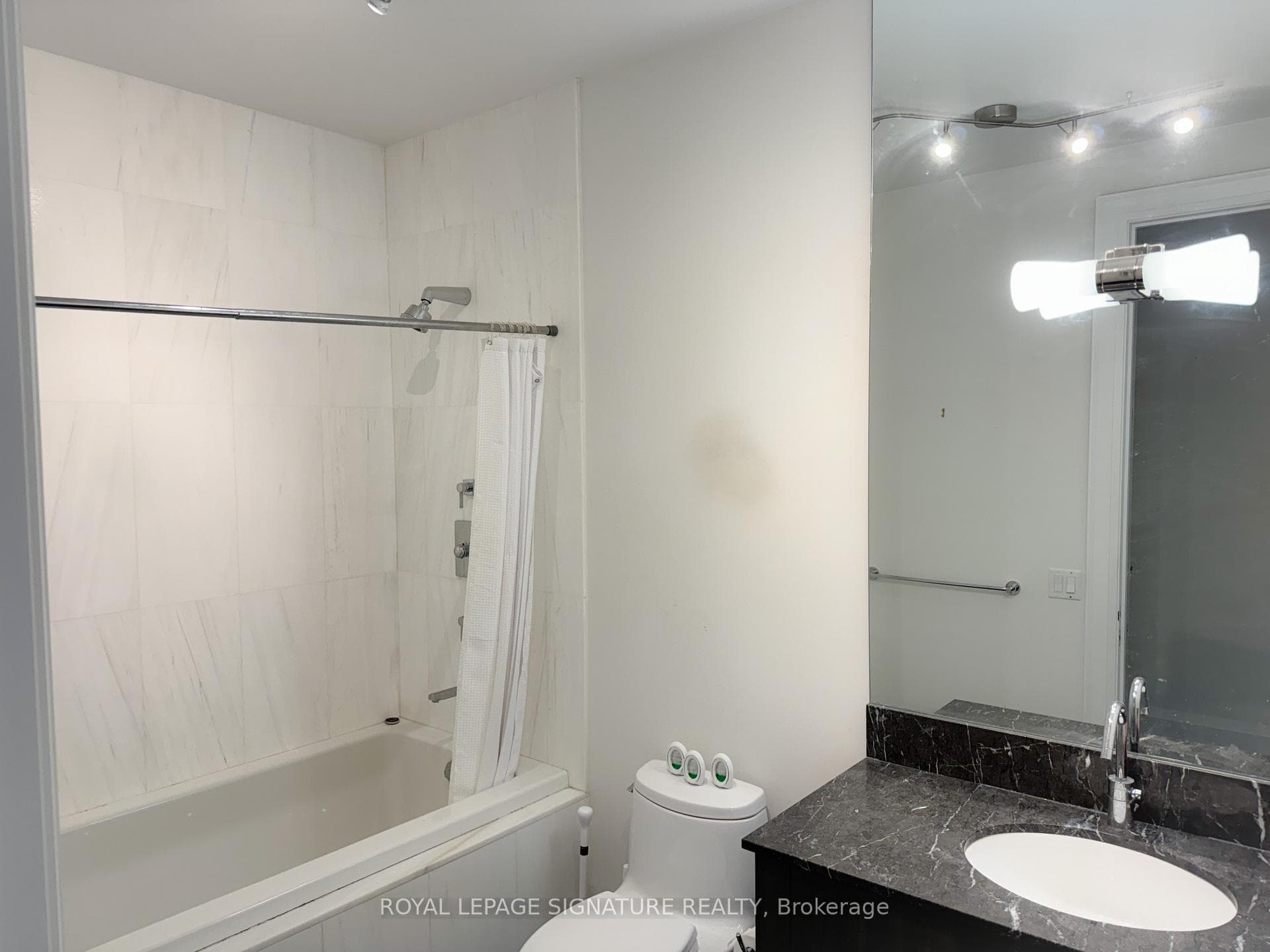 88 Davenport Road Unit 305 photo 12