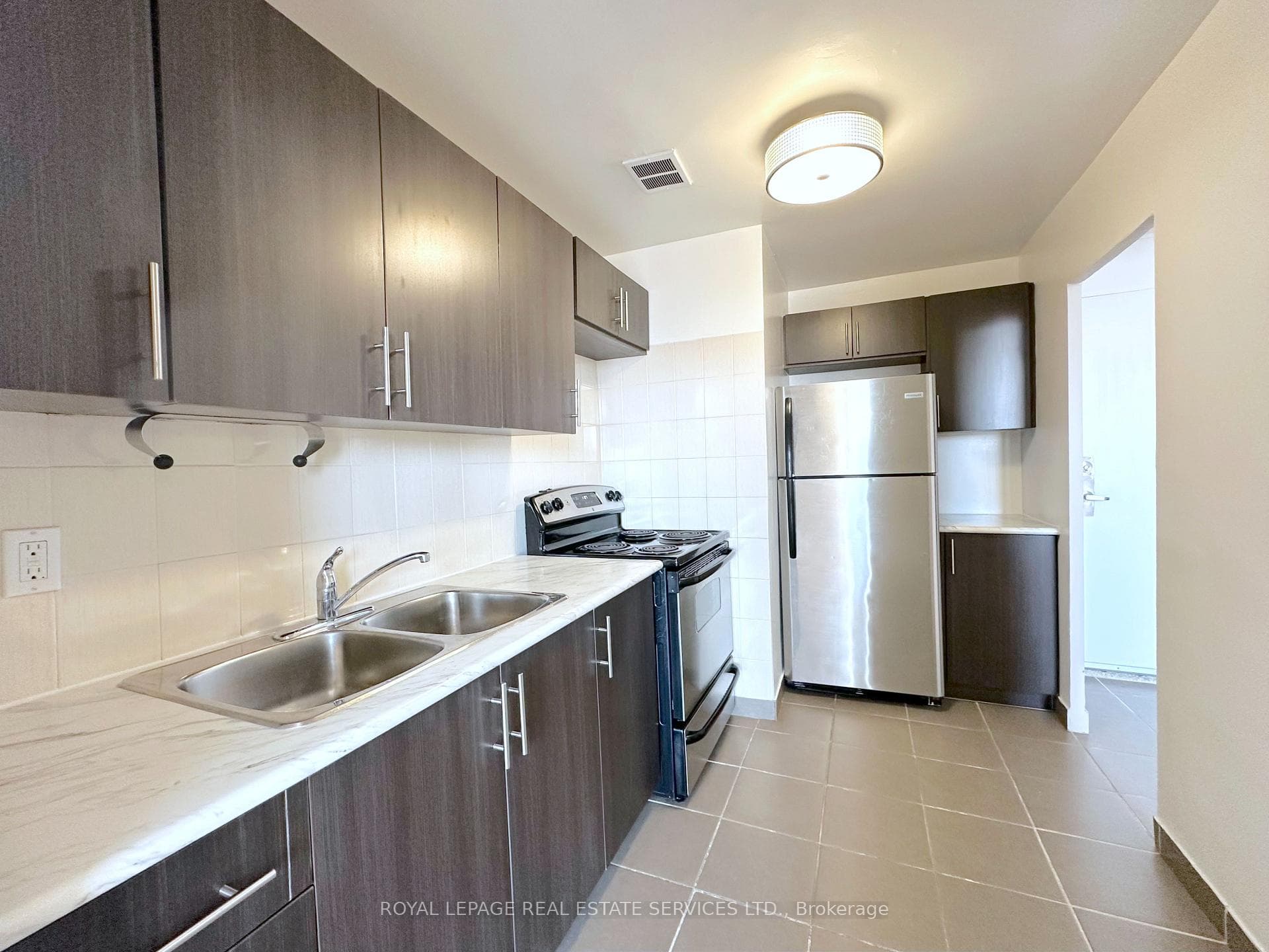 26 Carluke Crescent Unit 1404 photo 6