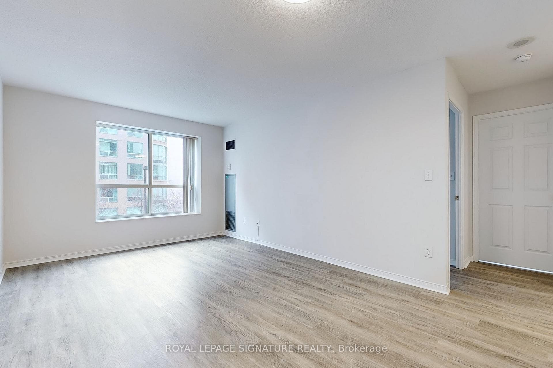 39 Pemberton Avenue Unit 406 photo 12
