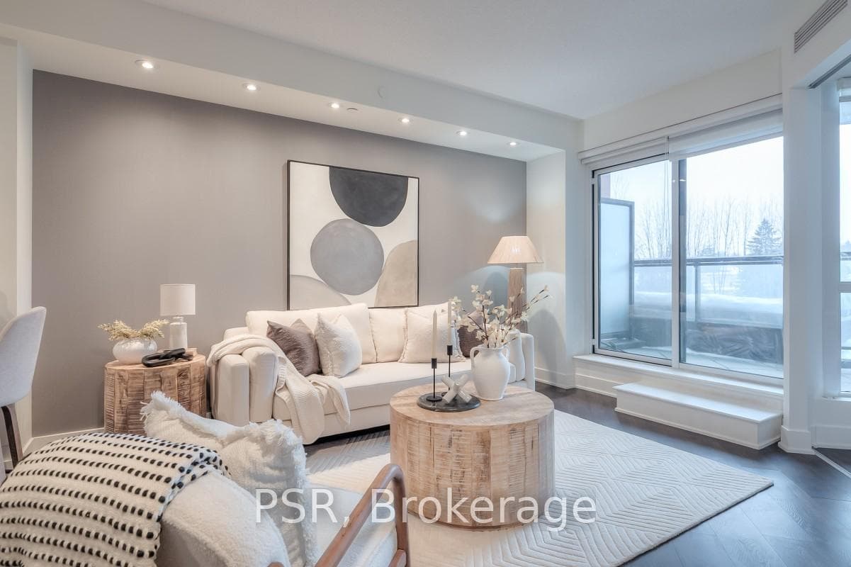 7608 Yonge Street Unit 306 photo 5