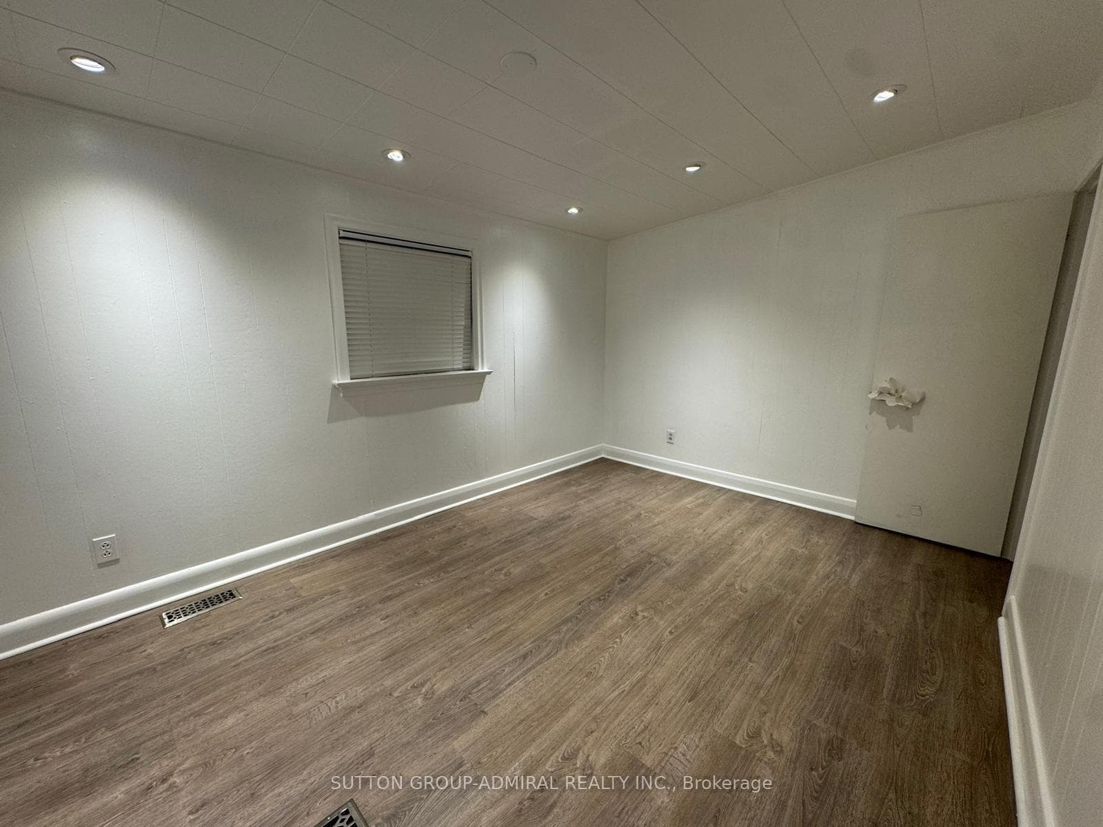 31 Machell Avenue Unit Back photo 7