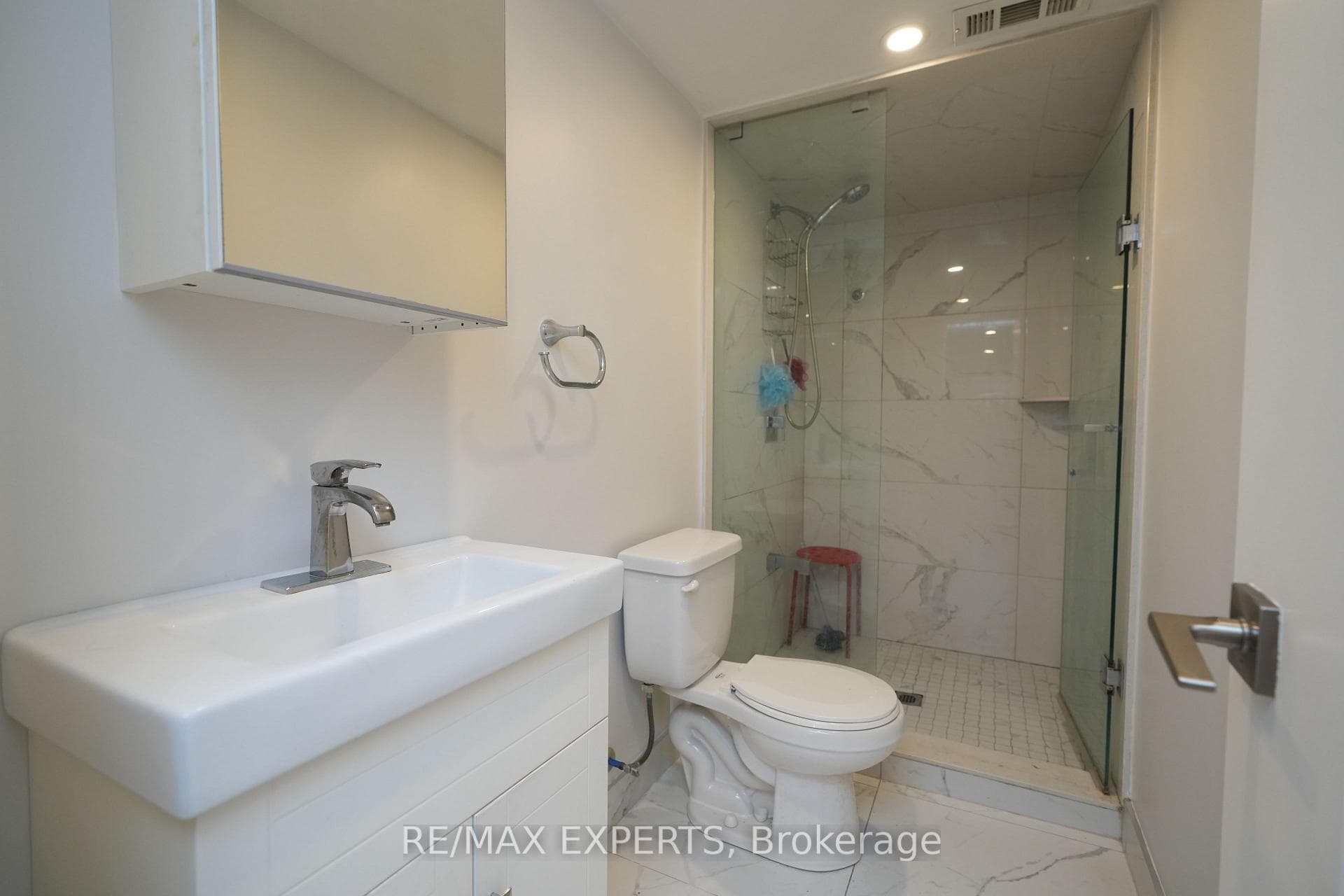 333 Rimilton Avenue Unit 3 photo 11
