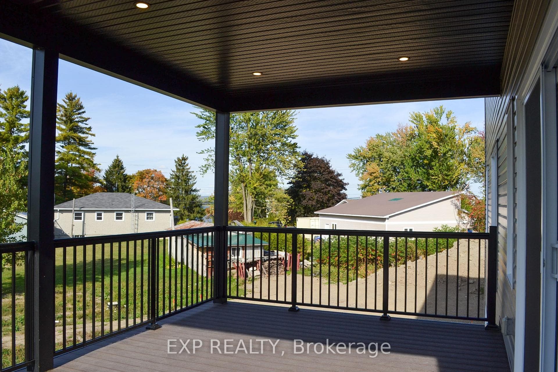 623 Montessor Crescent photo 24