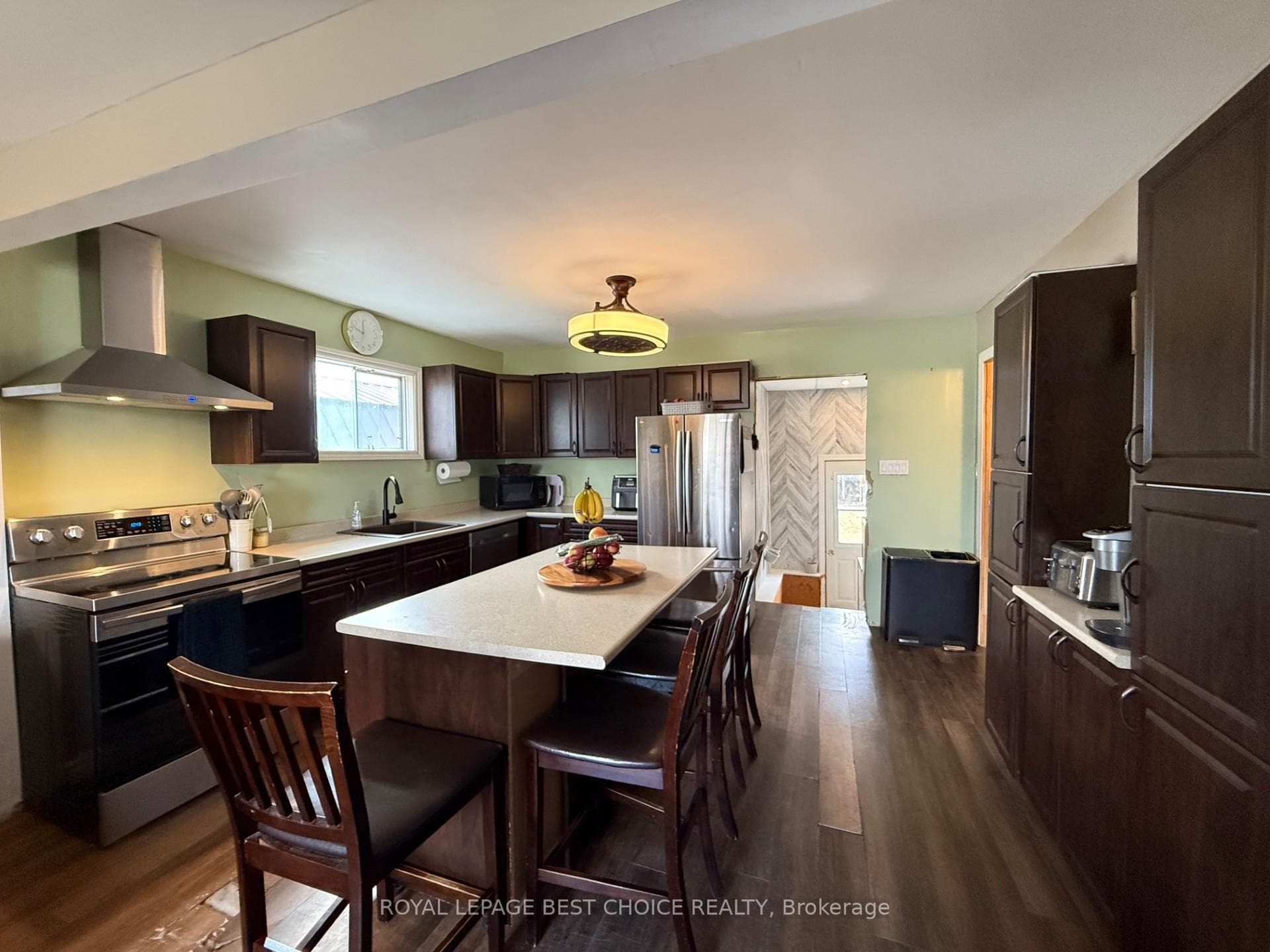 214 Haliburton Avenue photo 19