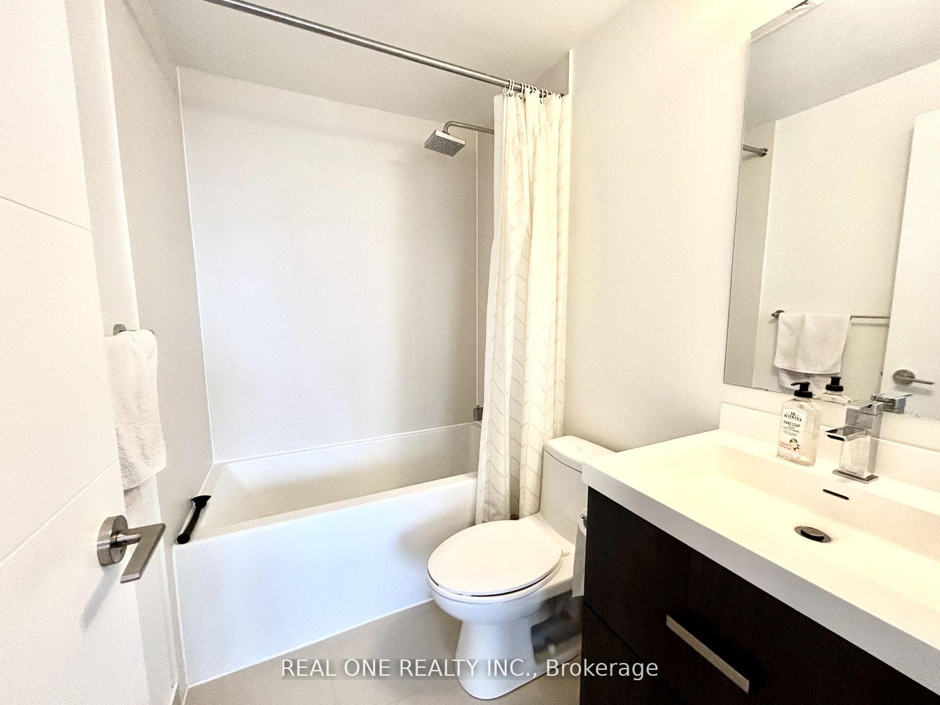 50 Wellesley Street Unit 1806 photo 10