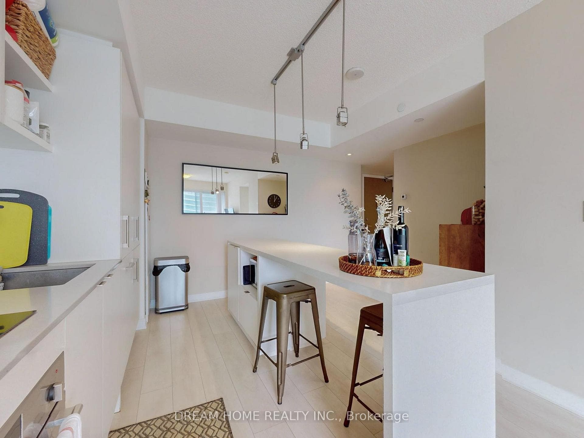88 Harbour Street Unit 2505 photo 11