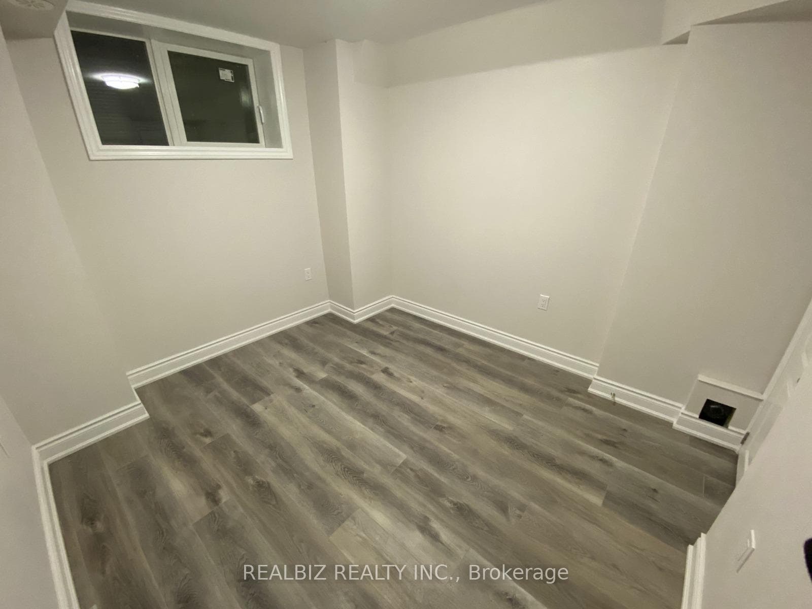 50 Edinburgh Drive Unit 19 photo 9