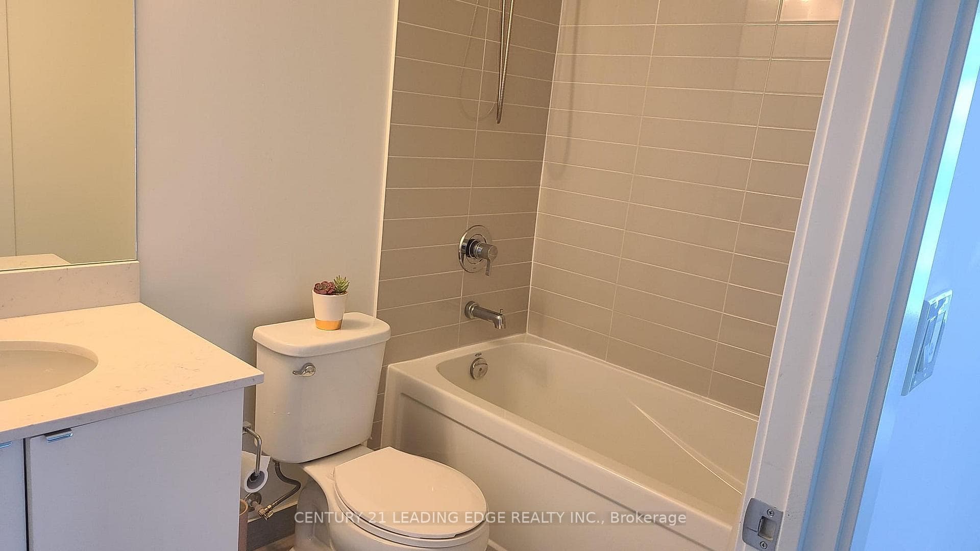49 Liberty Street Unit 807 photo 5