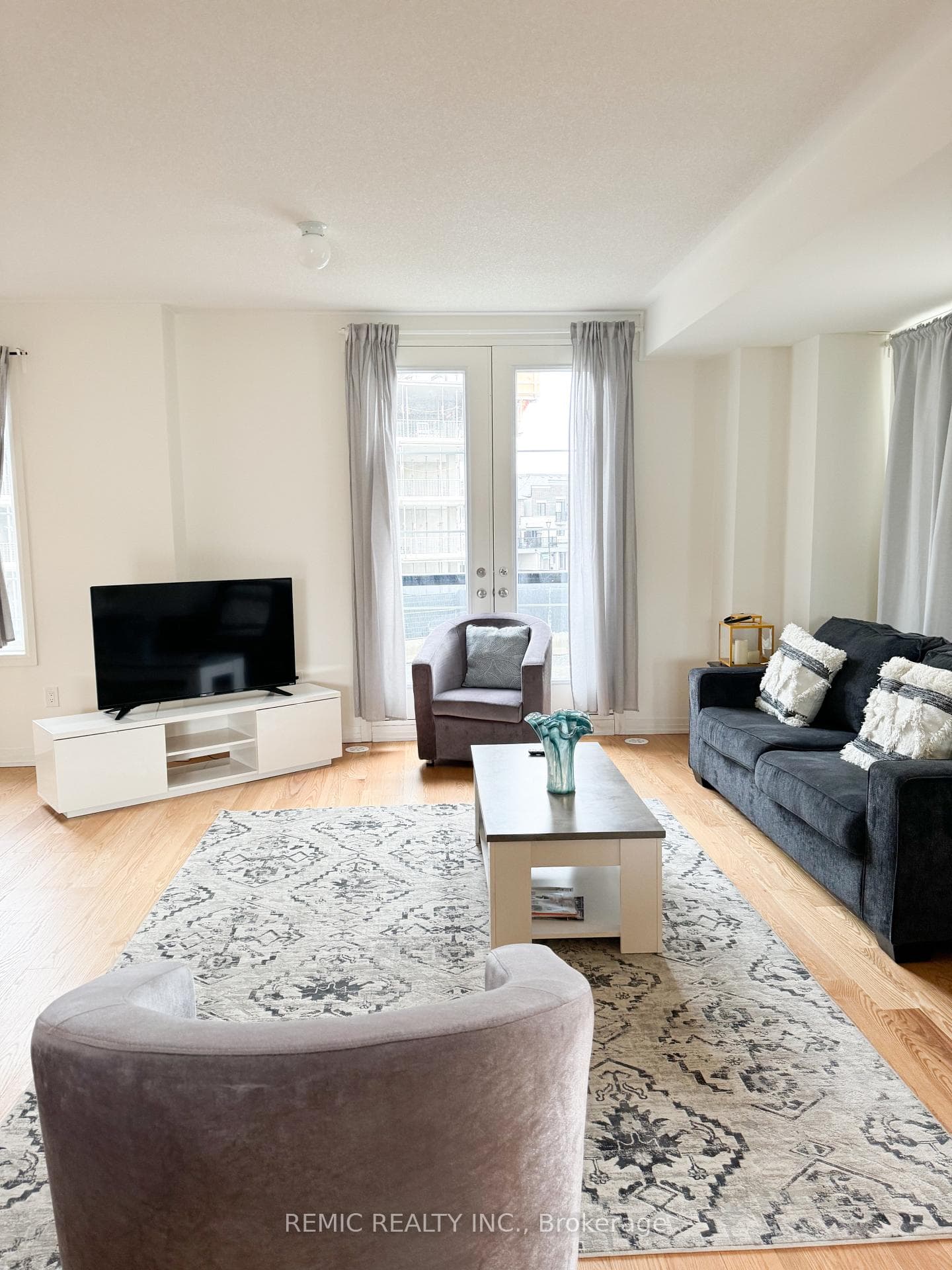 36 Clarington Boulevard photo 11