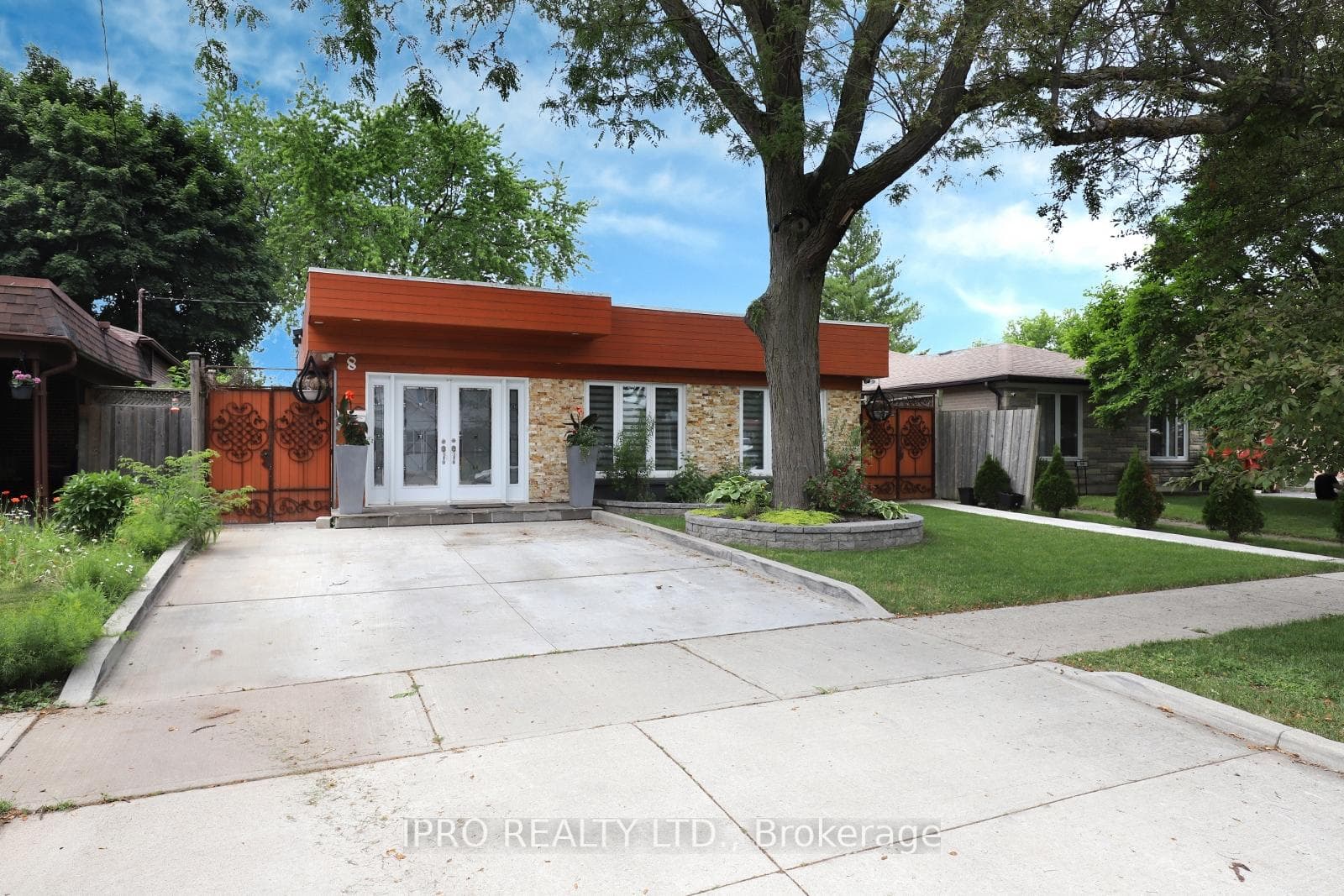 8 Humheller Road photo 2