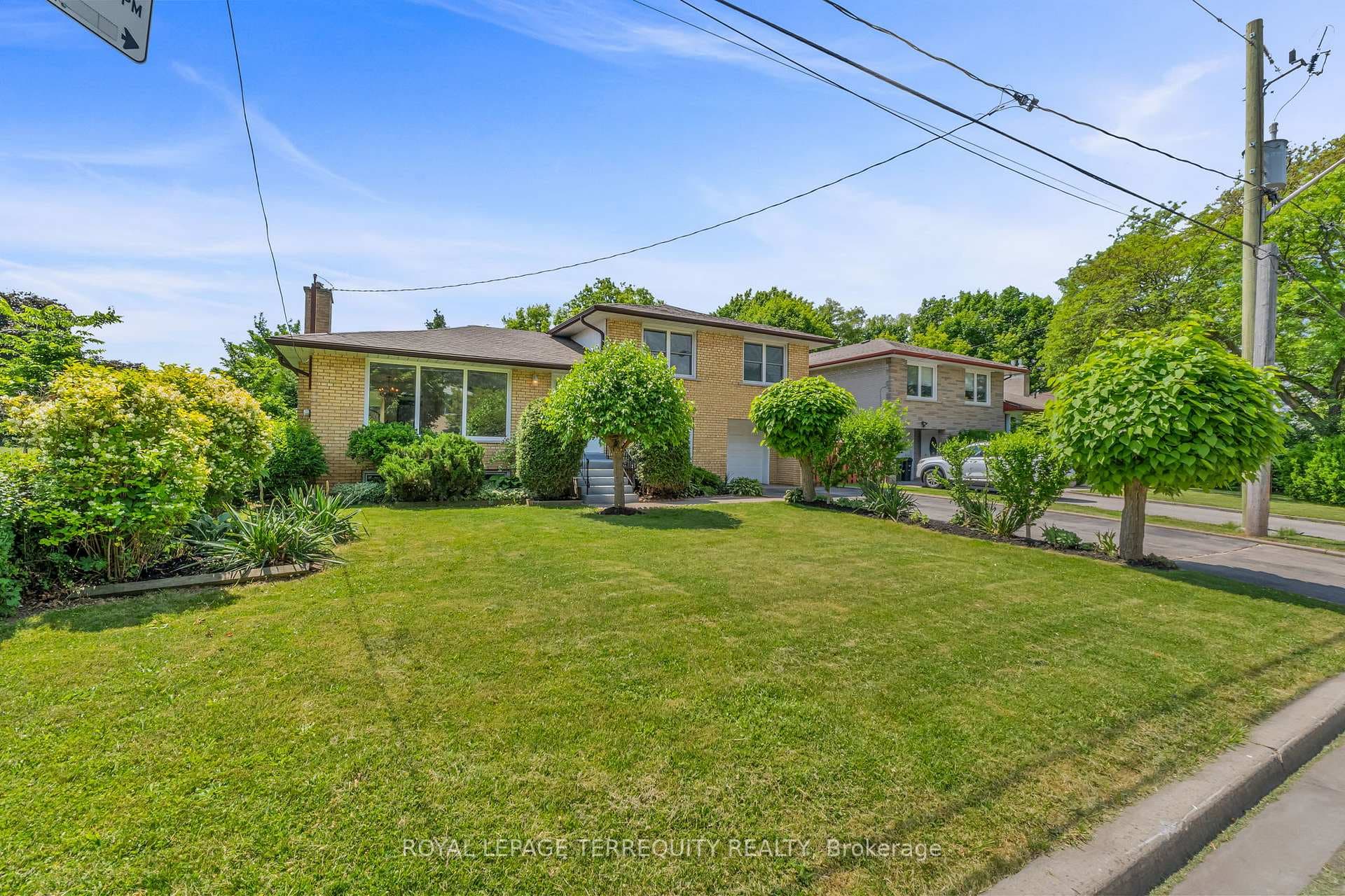 Large from yard, with no sidewalk