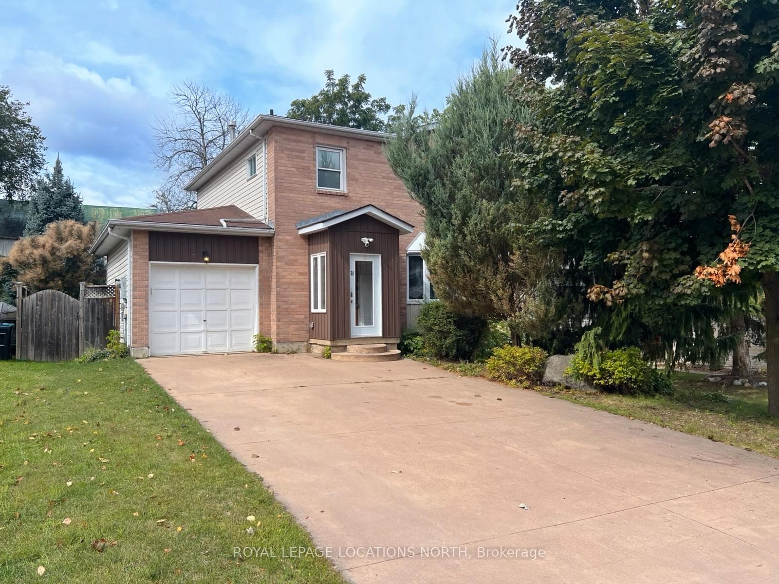 31 Reid Crescent photo 1